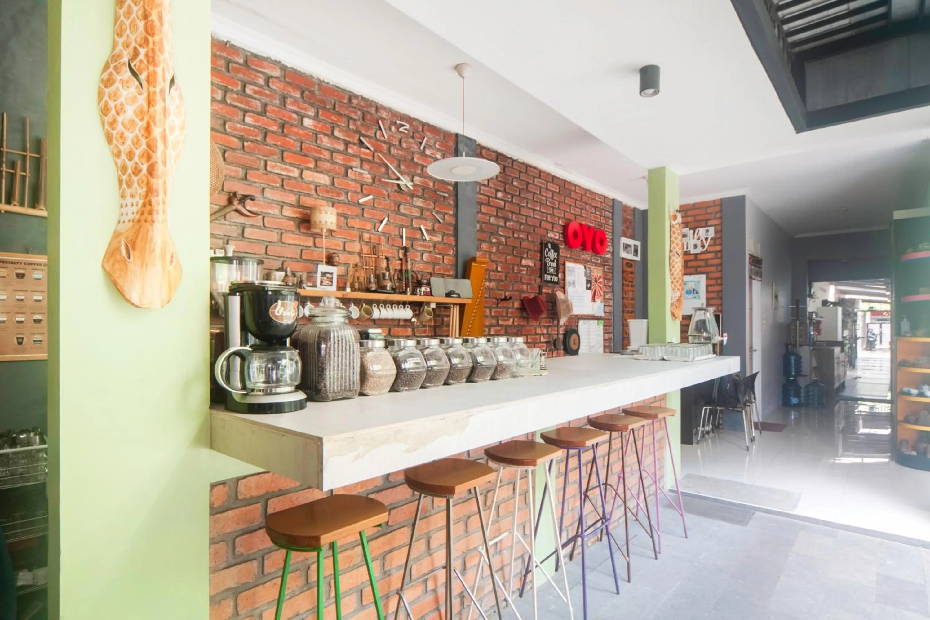 Restaurant/places to eat in PoLaz (Bed 'n Brew)