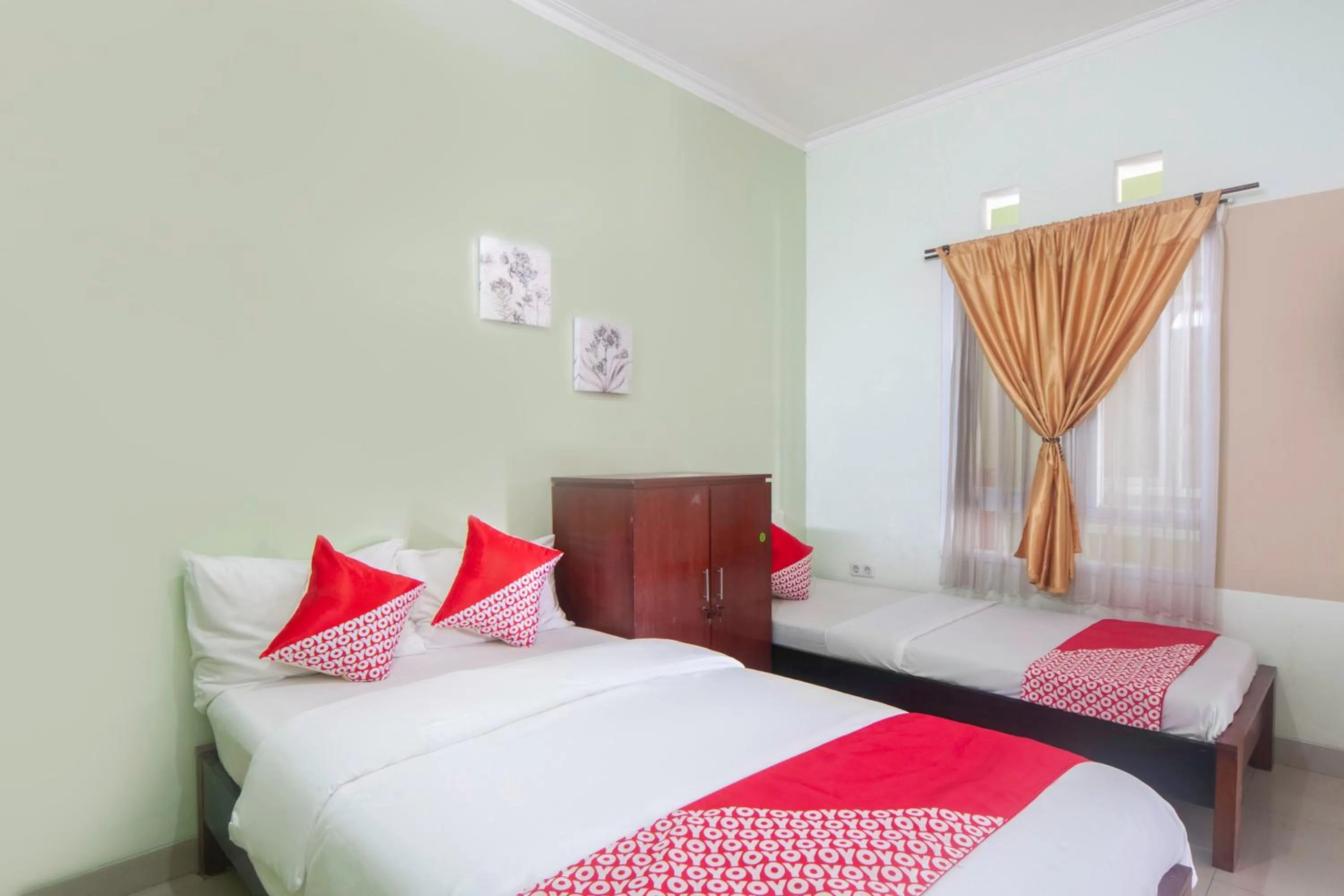 Bedroom in PoLaz (Bed 'n Brew)