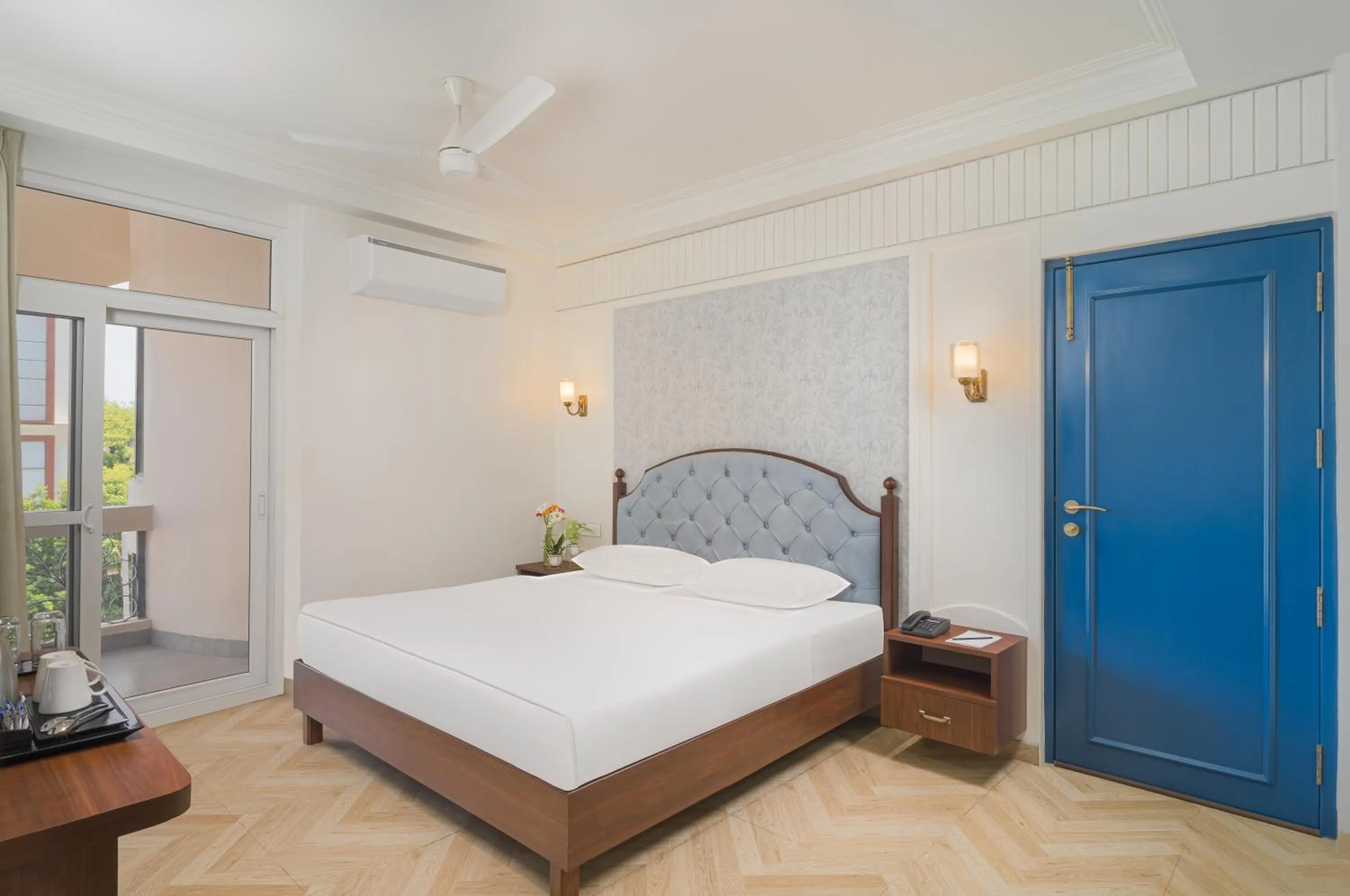 Street view, Bed in Hotel Ganga Maiya