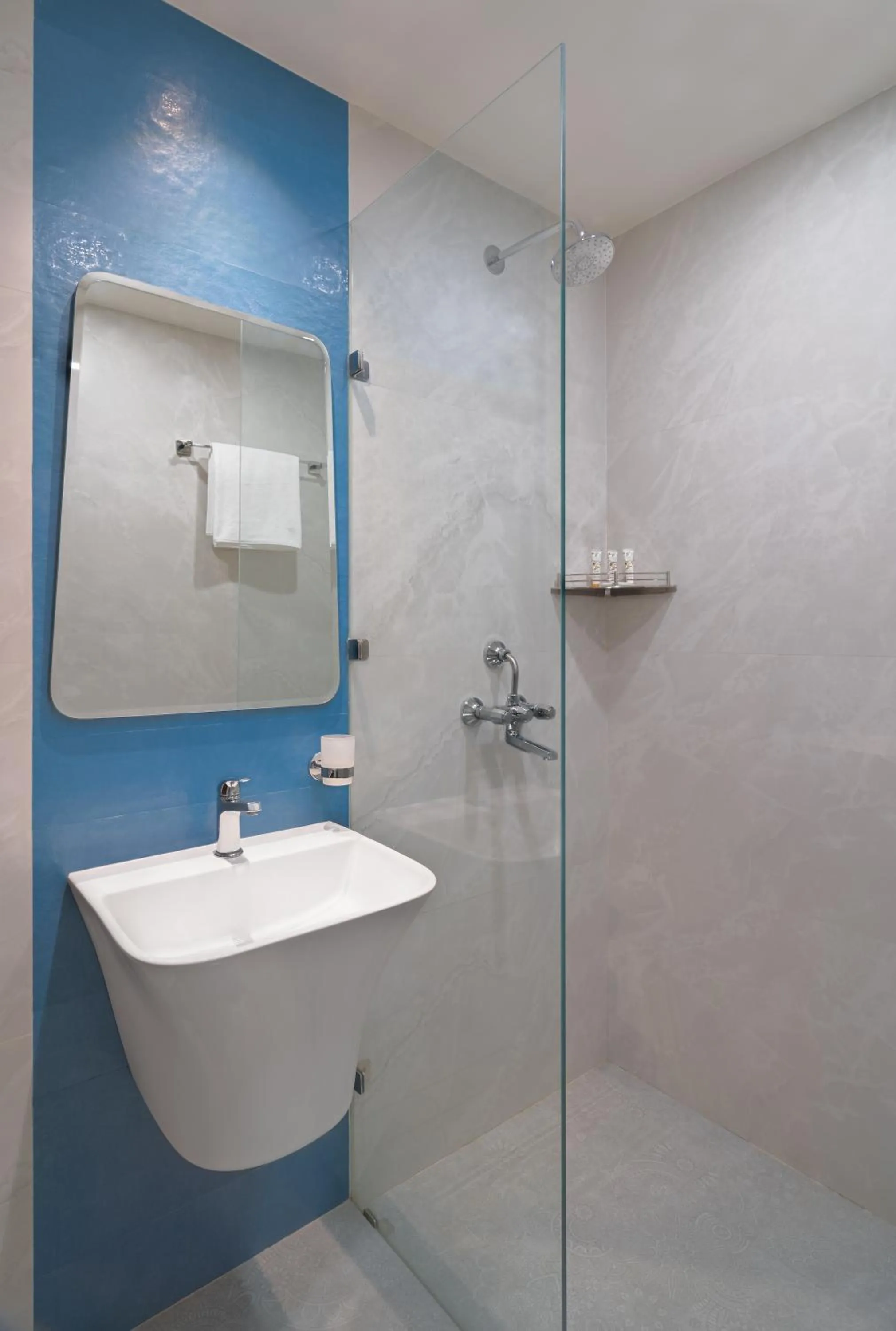 Shower in Hotel Ganga Maiya