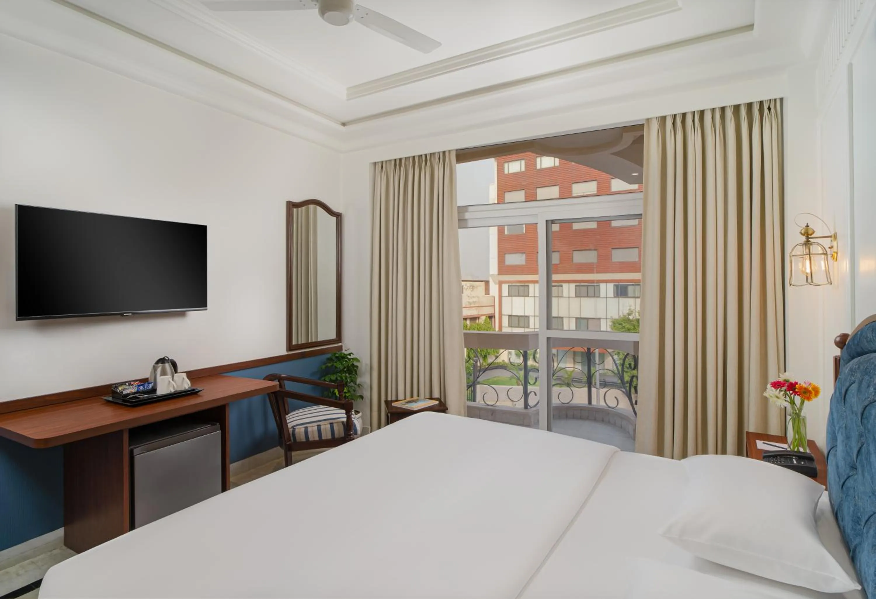 Street view, Bed in Hotel Ganga Maiya