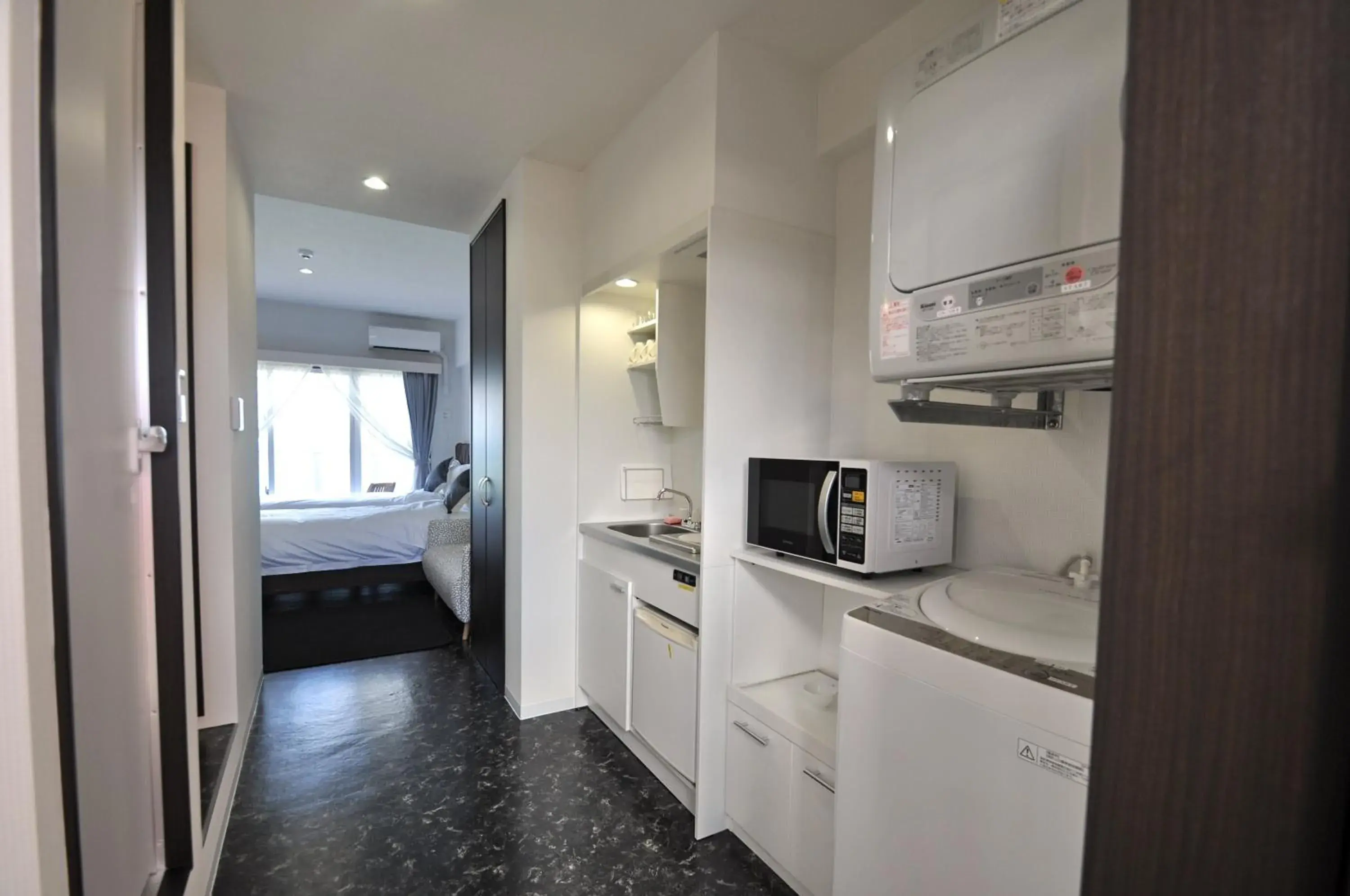 Deluxe Twin Room with Sea View - High Floor in Beach Front Tower Mihama by DSH Deluxe Twin Room with Sea View - High Floor in Beach Front Tower Mihama by DSH