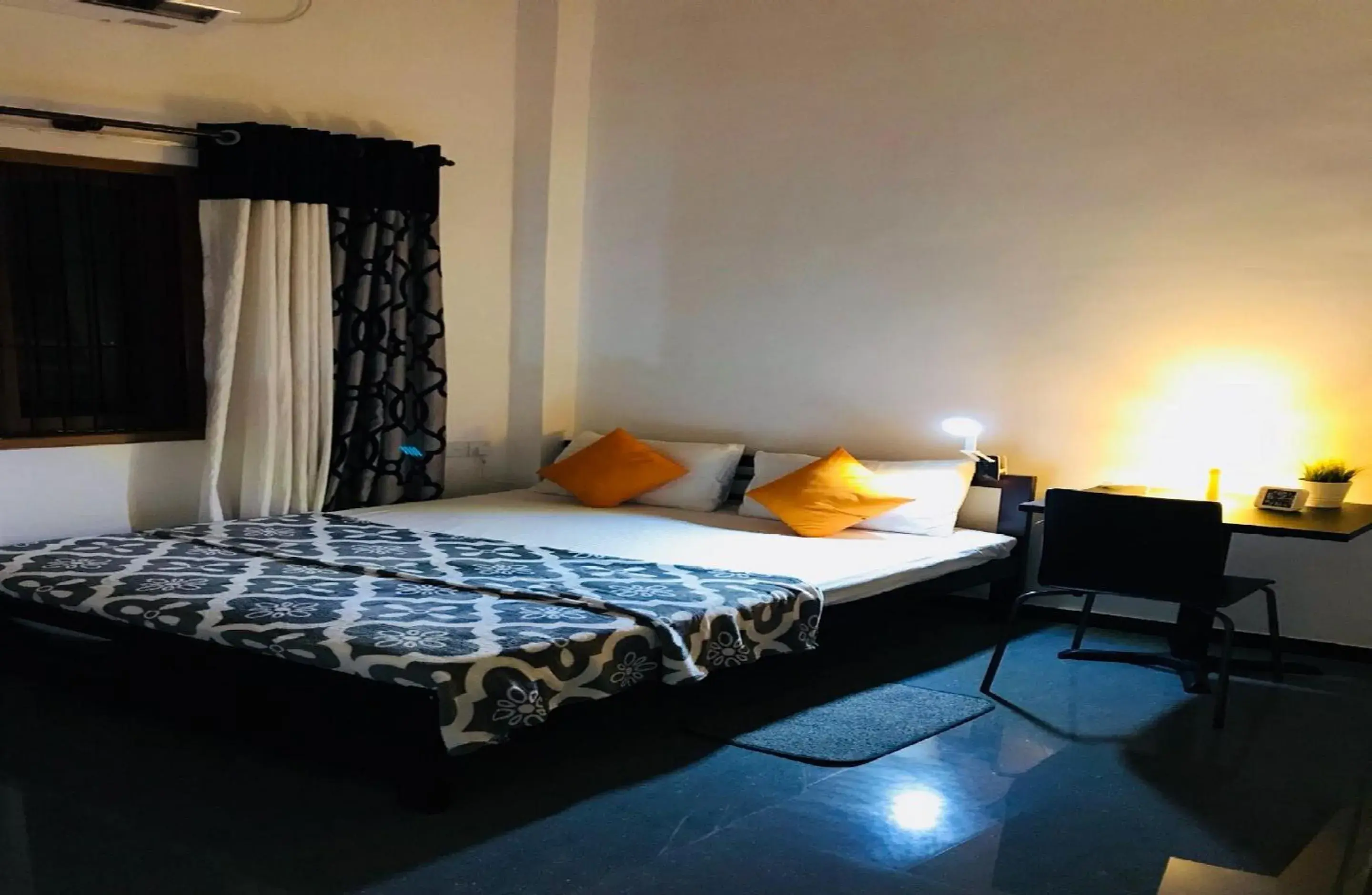 Standard Double Room with Shared Bathroom - single occupancy in House of Seya Standard Double Room with Shared Bathroom - single occupancy in House of Seya