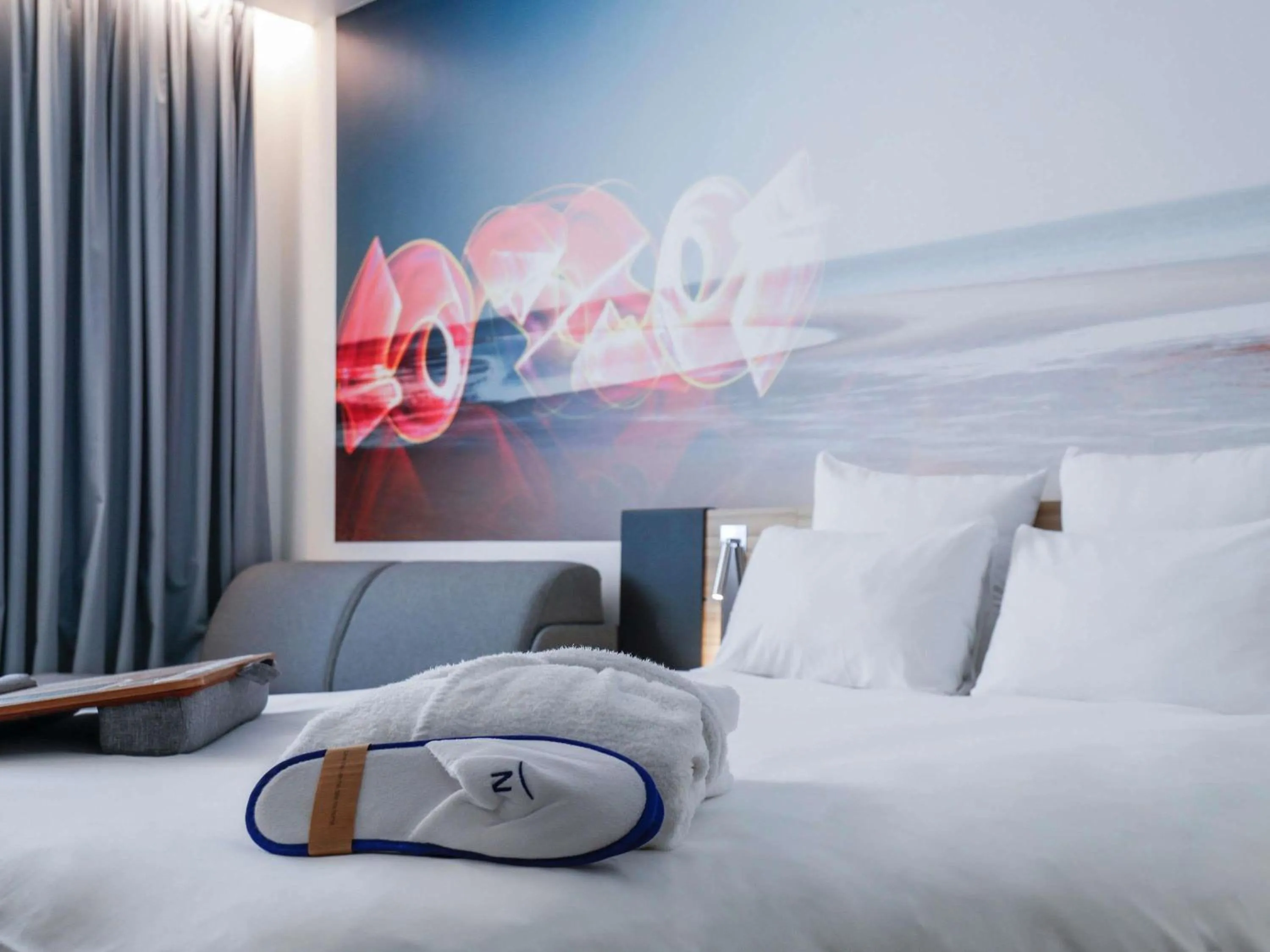 Bedroom, Bed in Novotel Luxembourg Centre