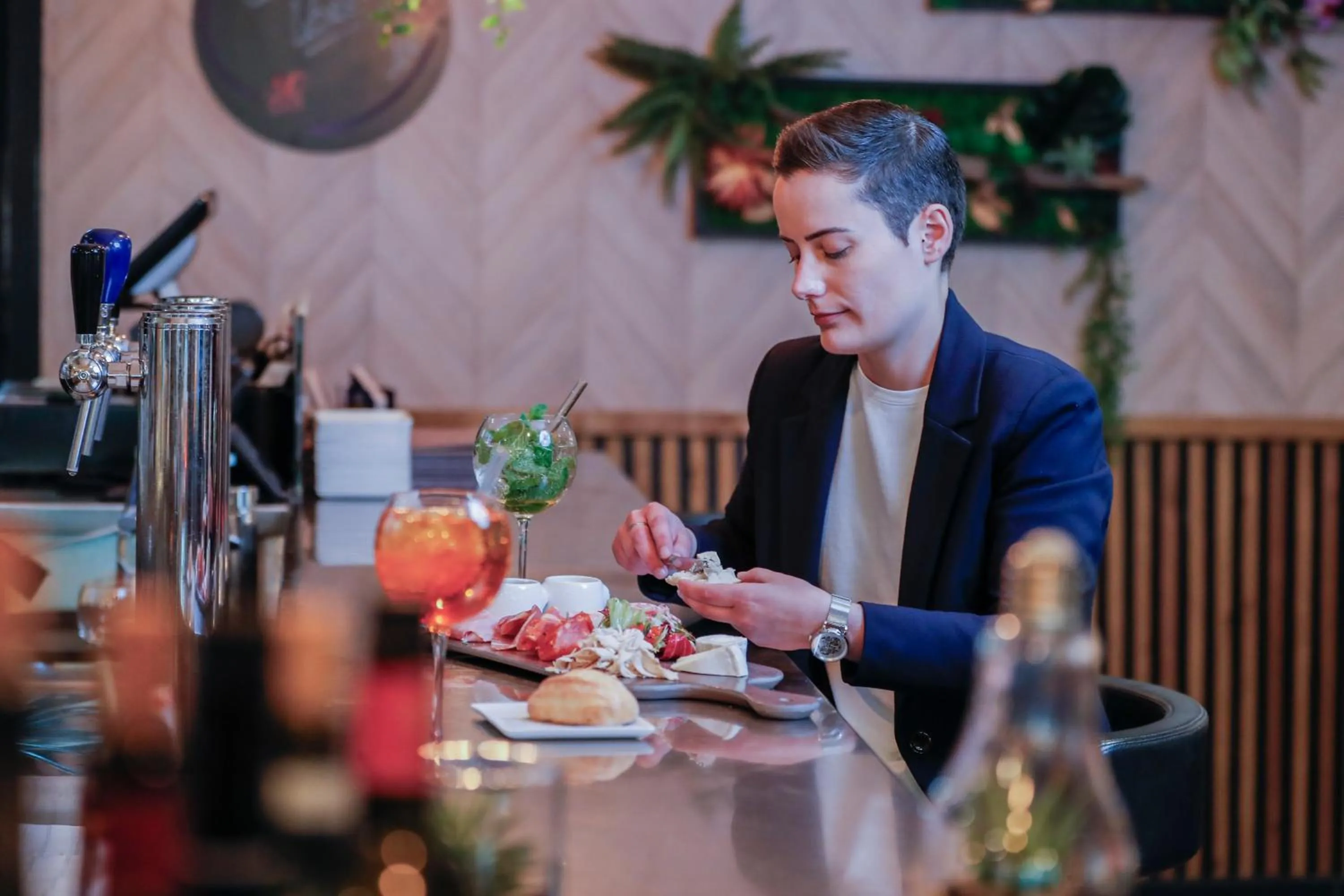 Restaurant/places to eat in Novotel Luxembourg Centre