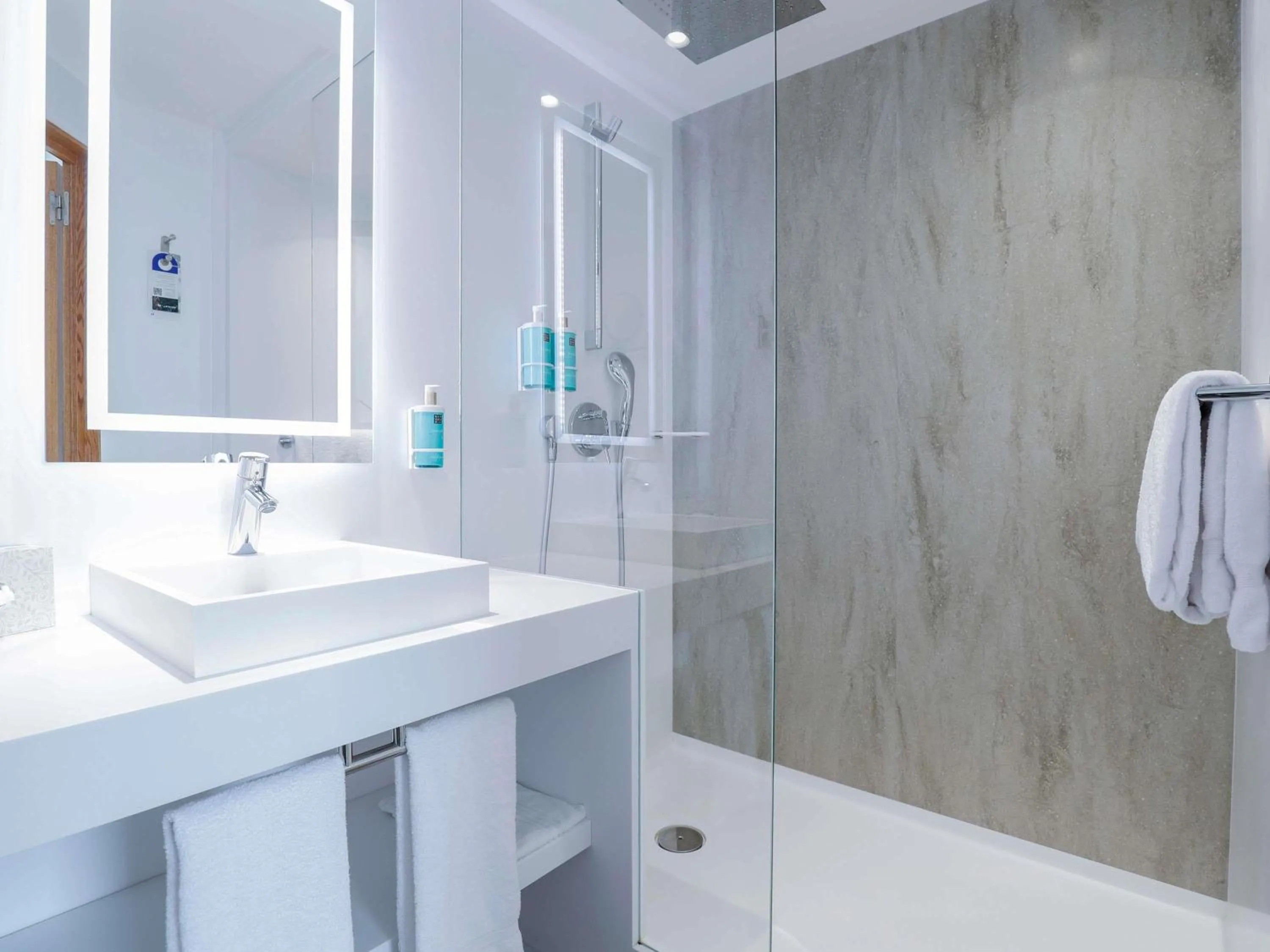 Bedroom in Novotel Luxembourg Centre