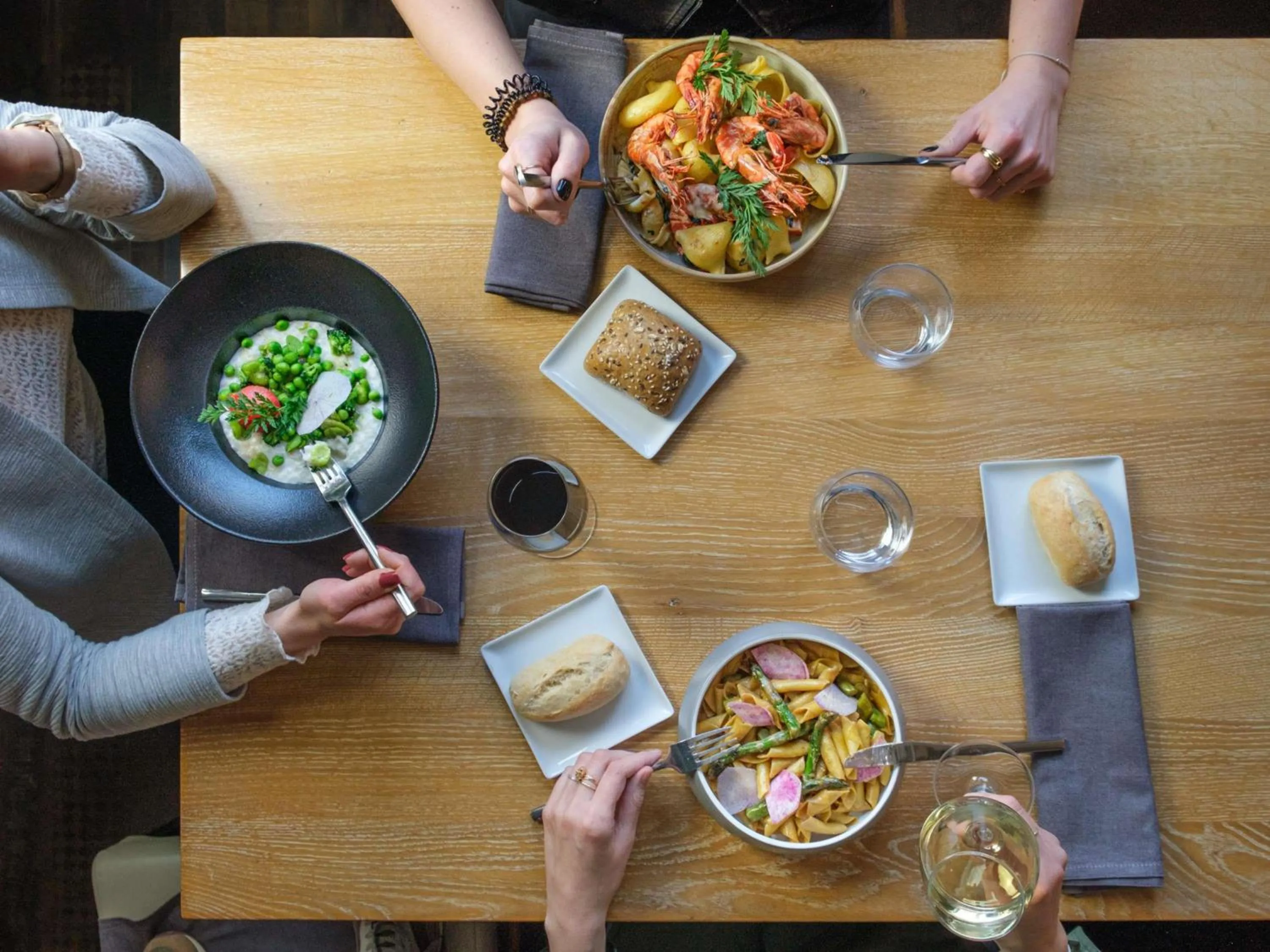 Restaurant/places to eat in Novotel Luxembourg Centre