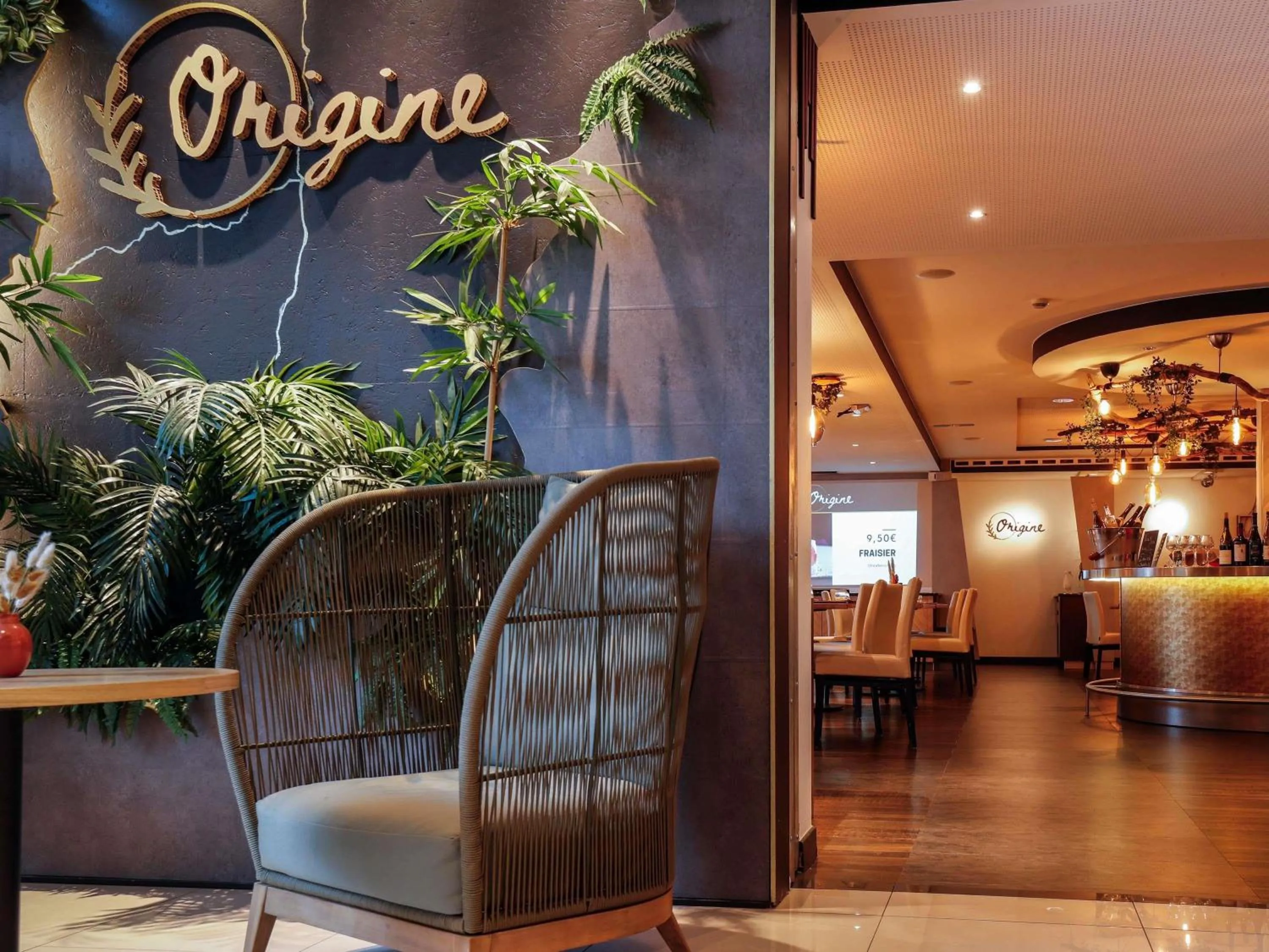 Lounge or bar in Novotel Luxembourg Centre