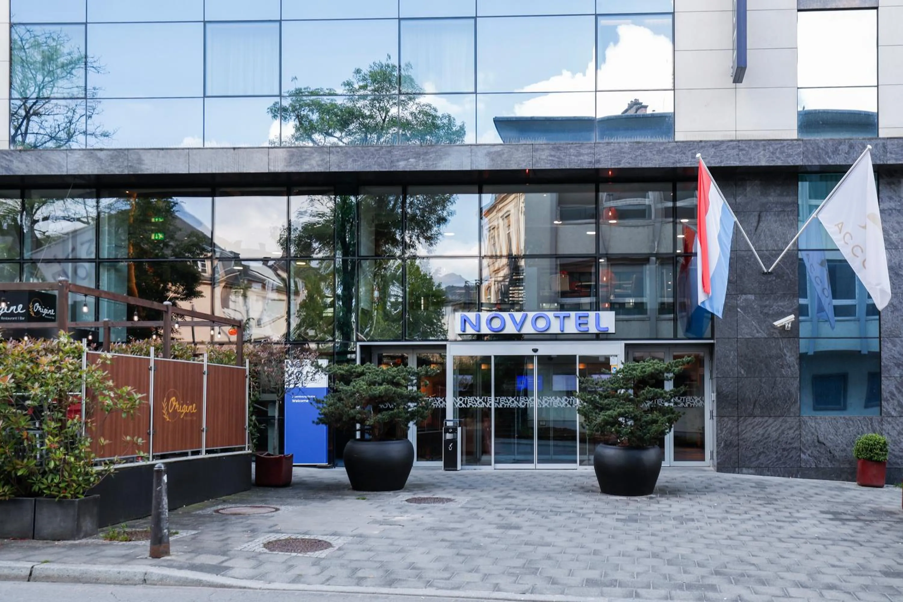Facade/entrance in Novotel Luxembourg Centre