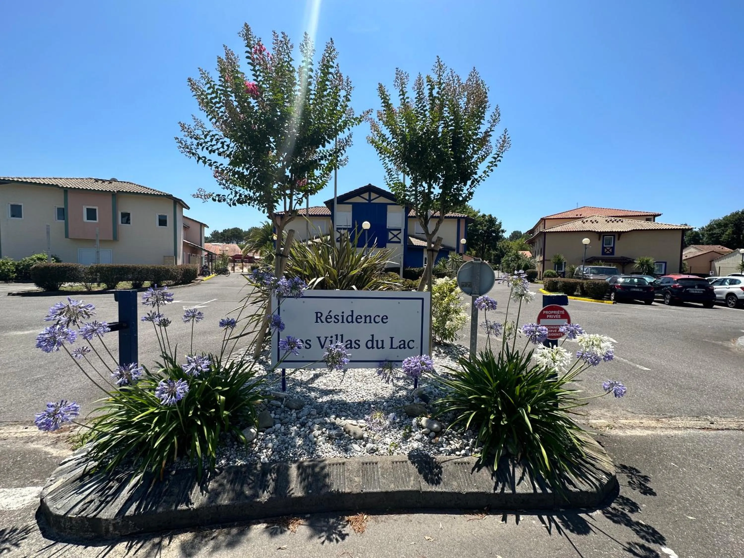 Property building in Résidence Mes Amours d'Enfants - Les Villas du Lac