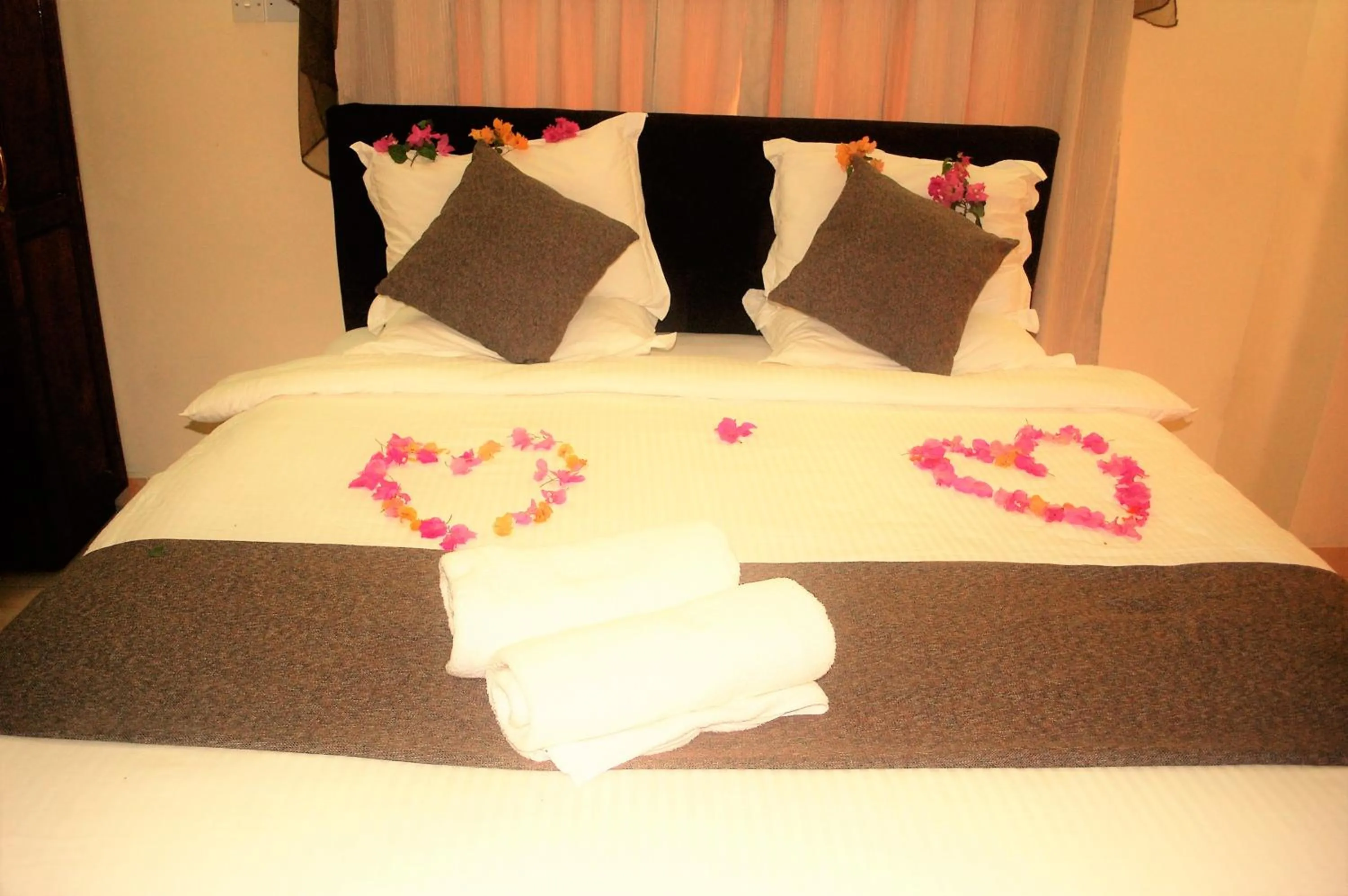 Bedroom, Bed in Regency Inn Tudor