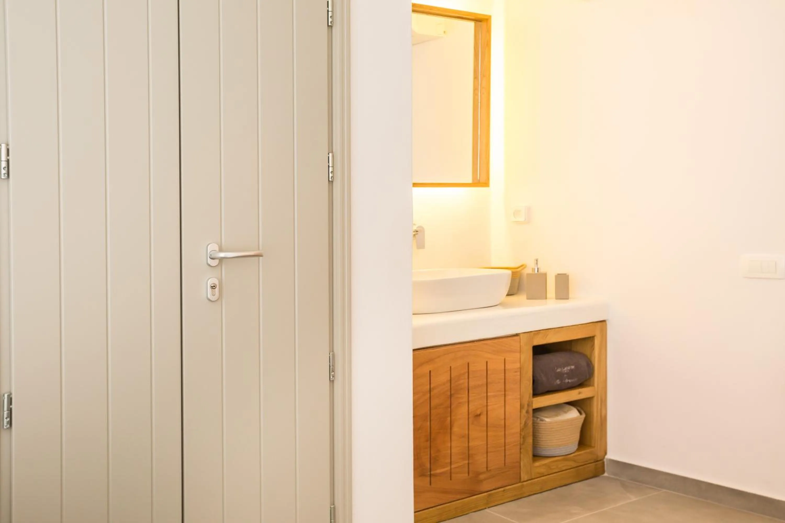 Time of day in The Dream Santorini