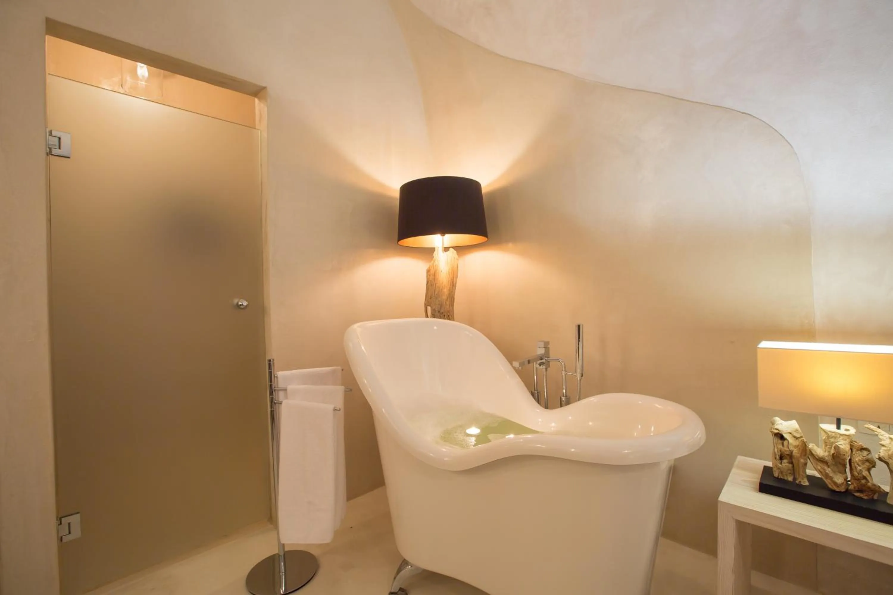 Time of day in The Dream Santorini