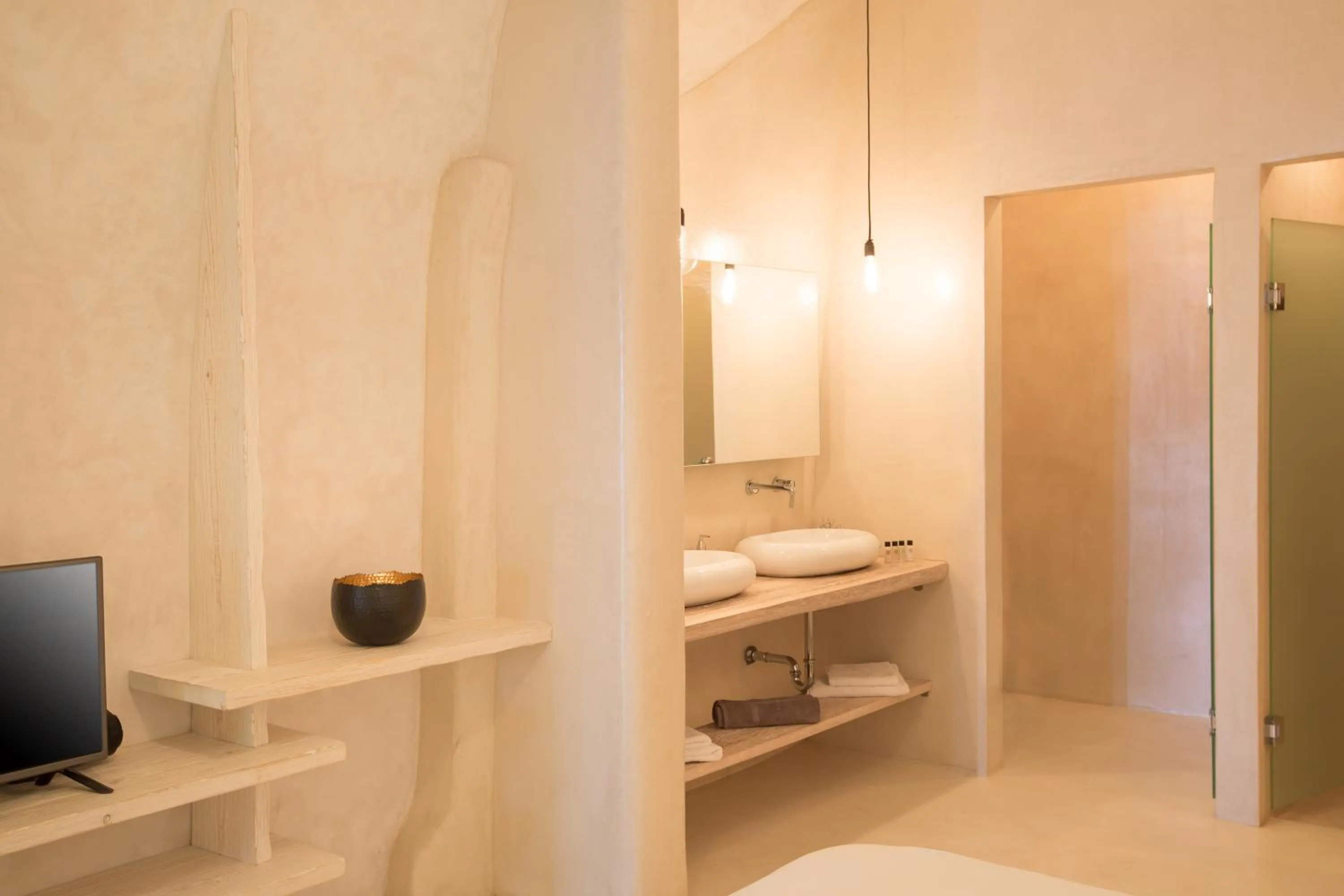 Time of day, Bed in The Dream Santorini