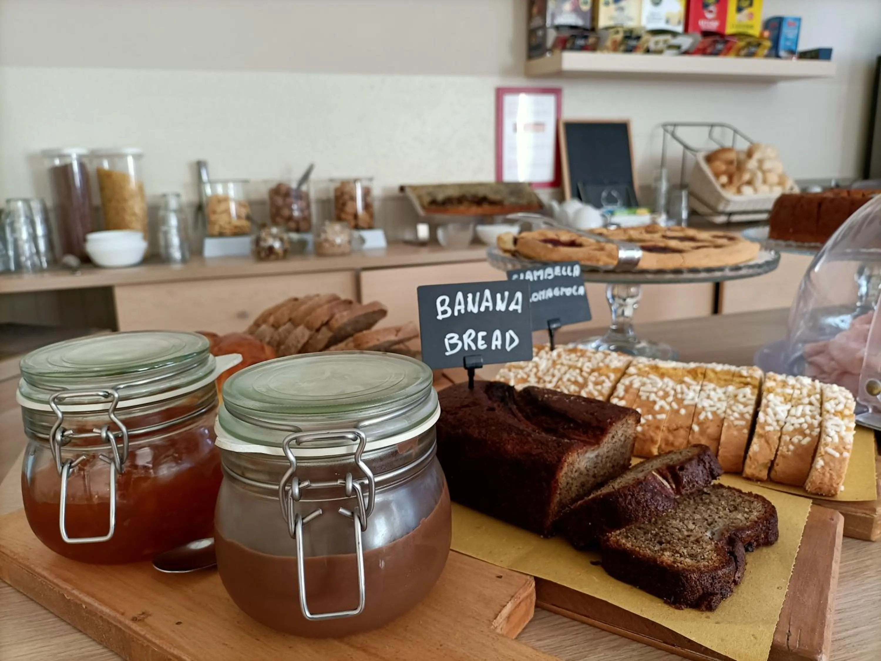 Breakfast in Hotel Villa Perazzini