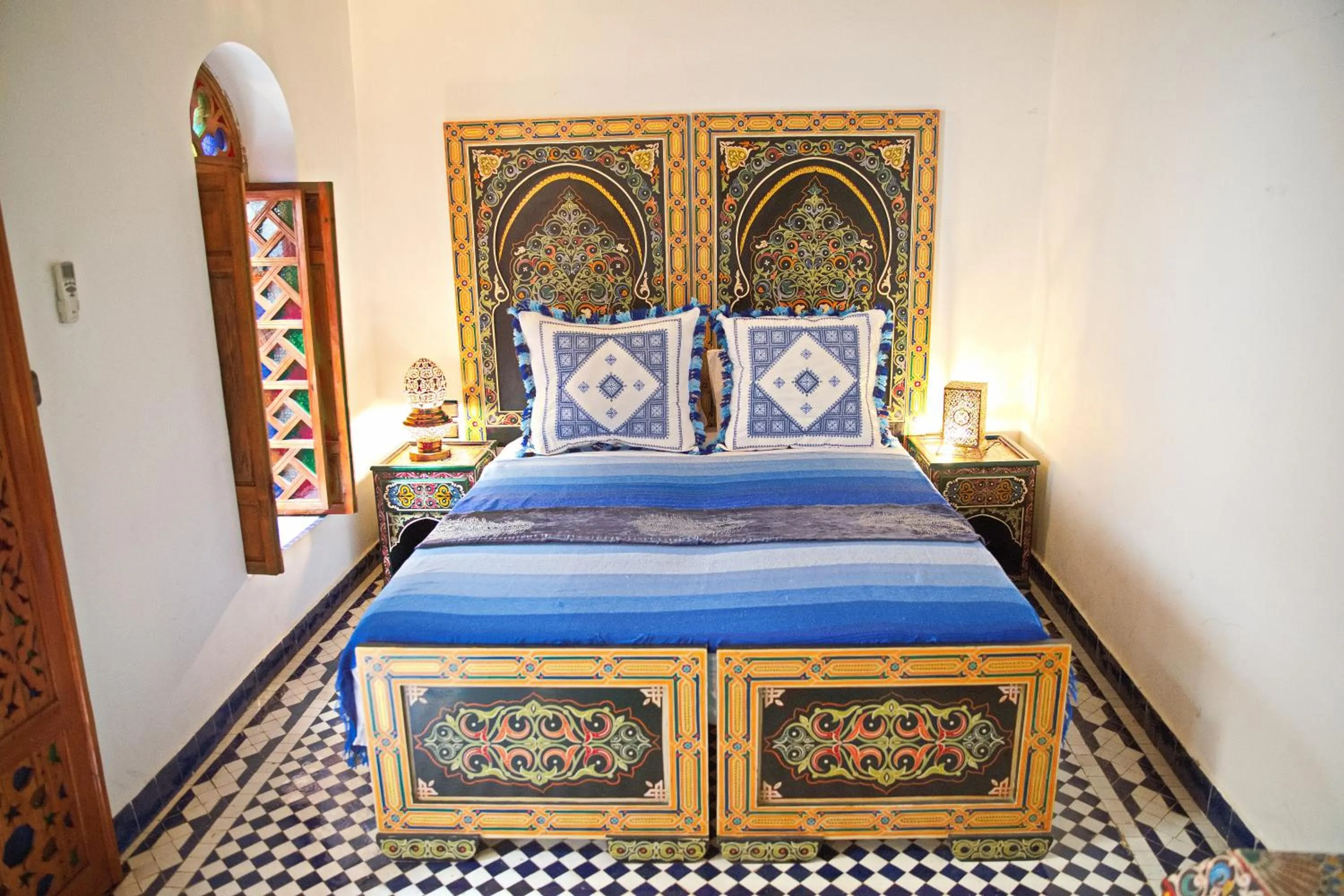 Bed in Riad Ouliya