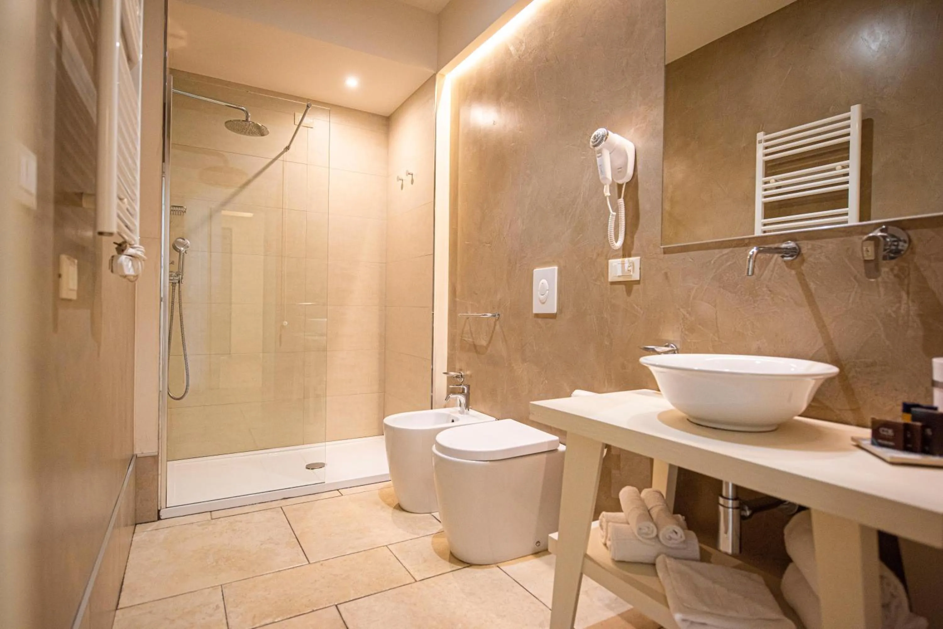 Shower in Relais Masseria Le Cesine - CDSHotels