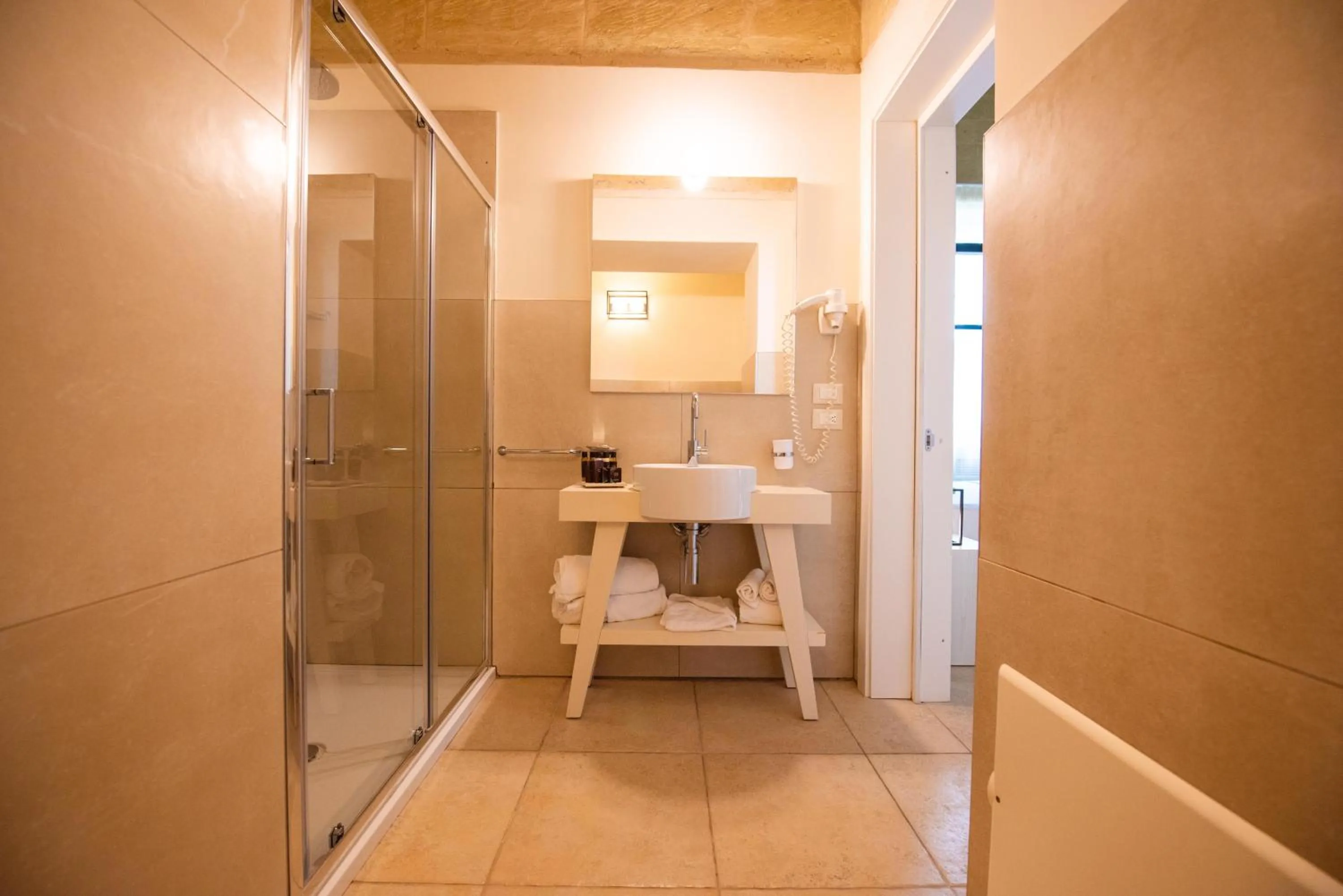 Shower in Relais Masseria Le Cesine - CDSHotels