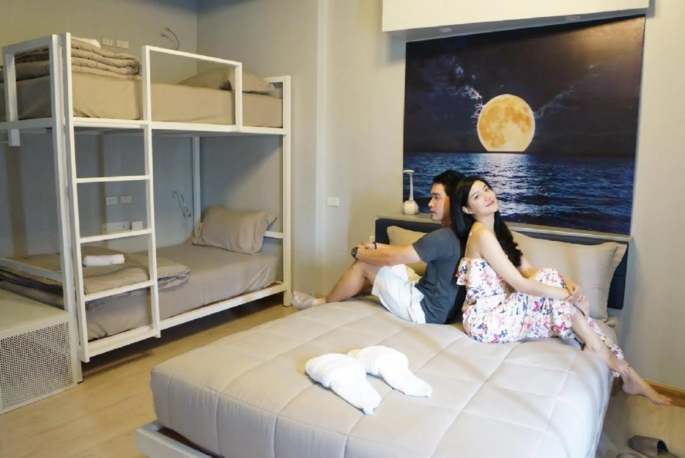 Double or Twin Room with Private Bathroom in The Moon Hostel Huahin Double or Twin Room with Private Bathroom in The Moon Hostel Huahin