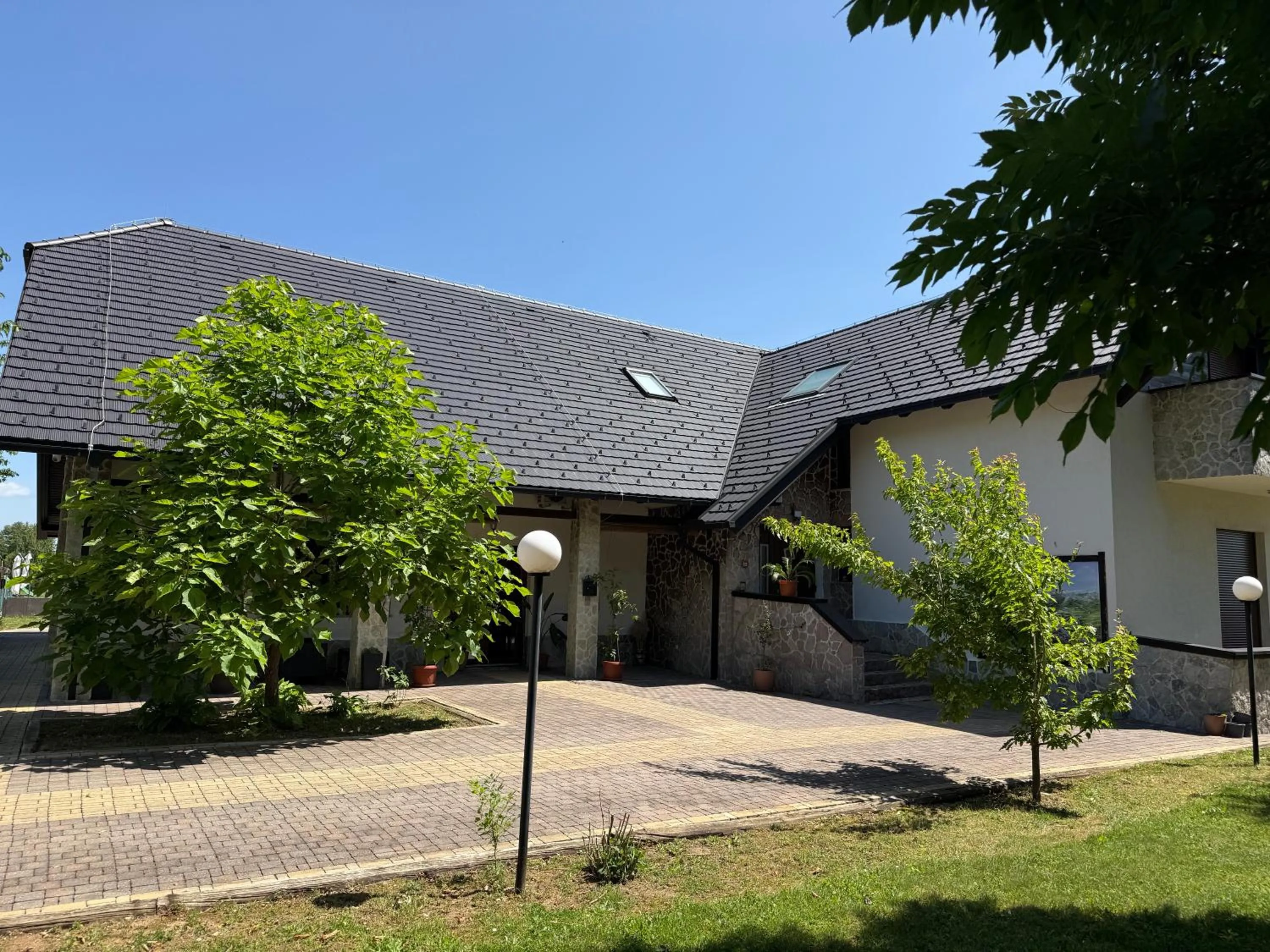 Property building in Villa Stone