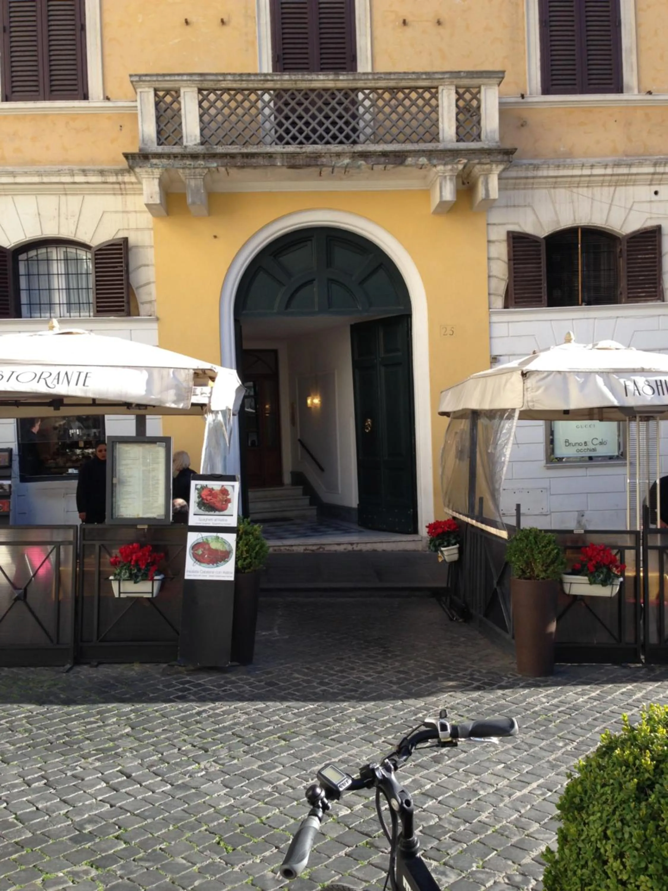 Facade/entrance in Angel Spagna Suite