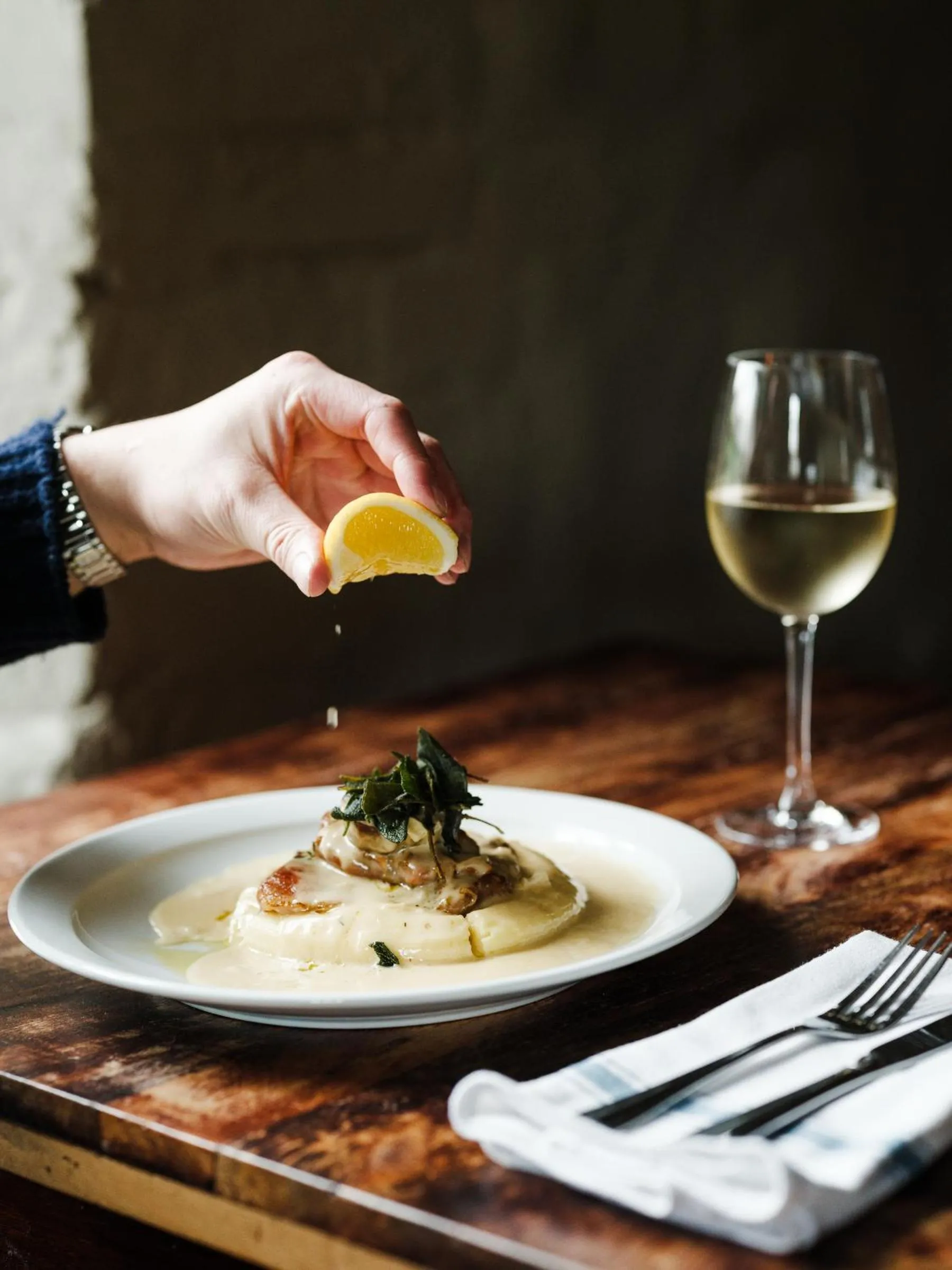 Food and drinks in The Dog and Gun