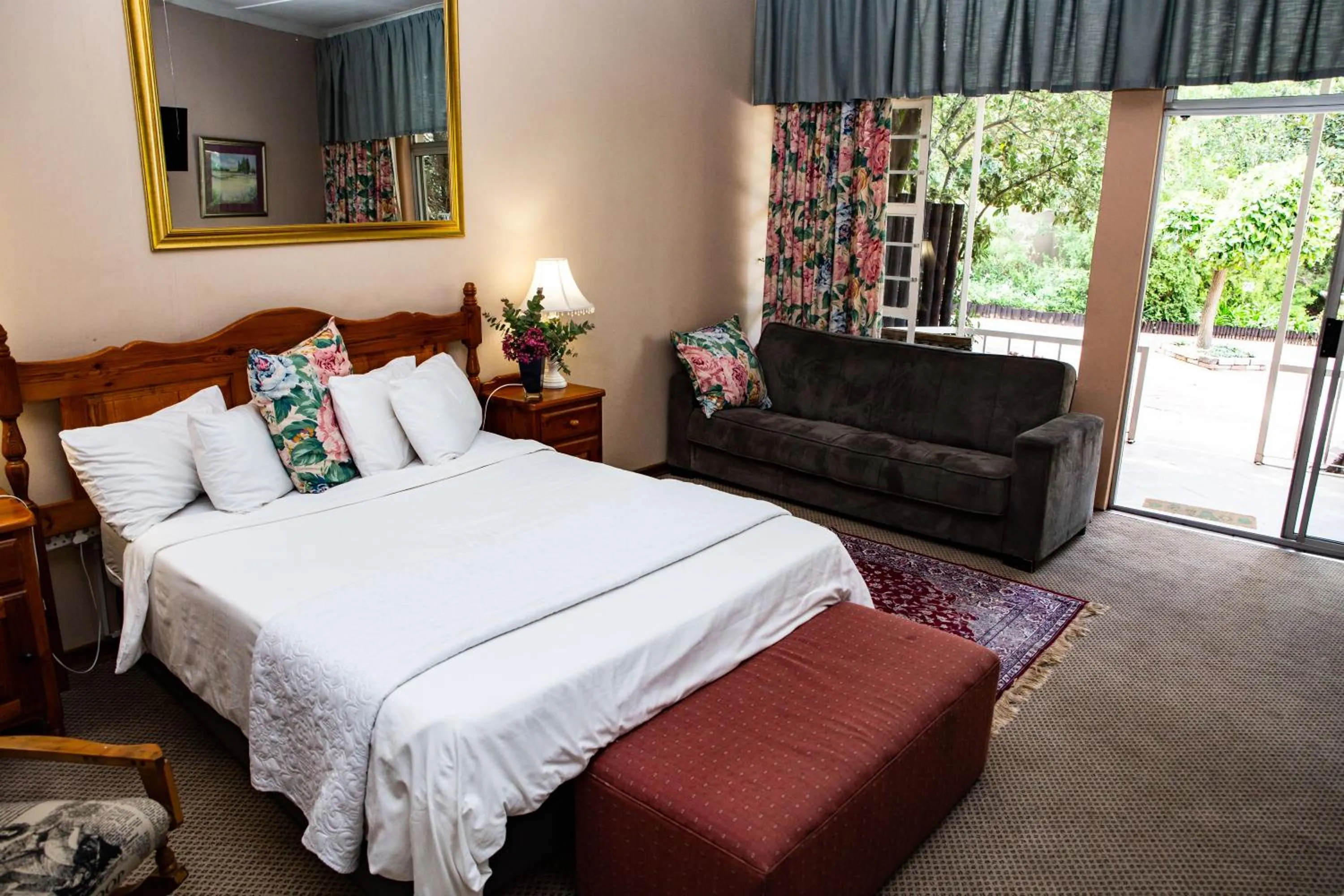 Bed in Woodpecker Guesthouse