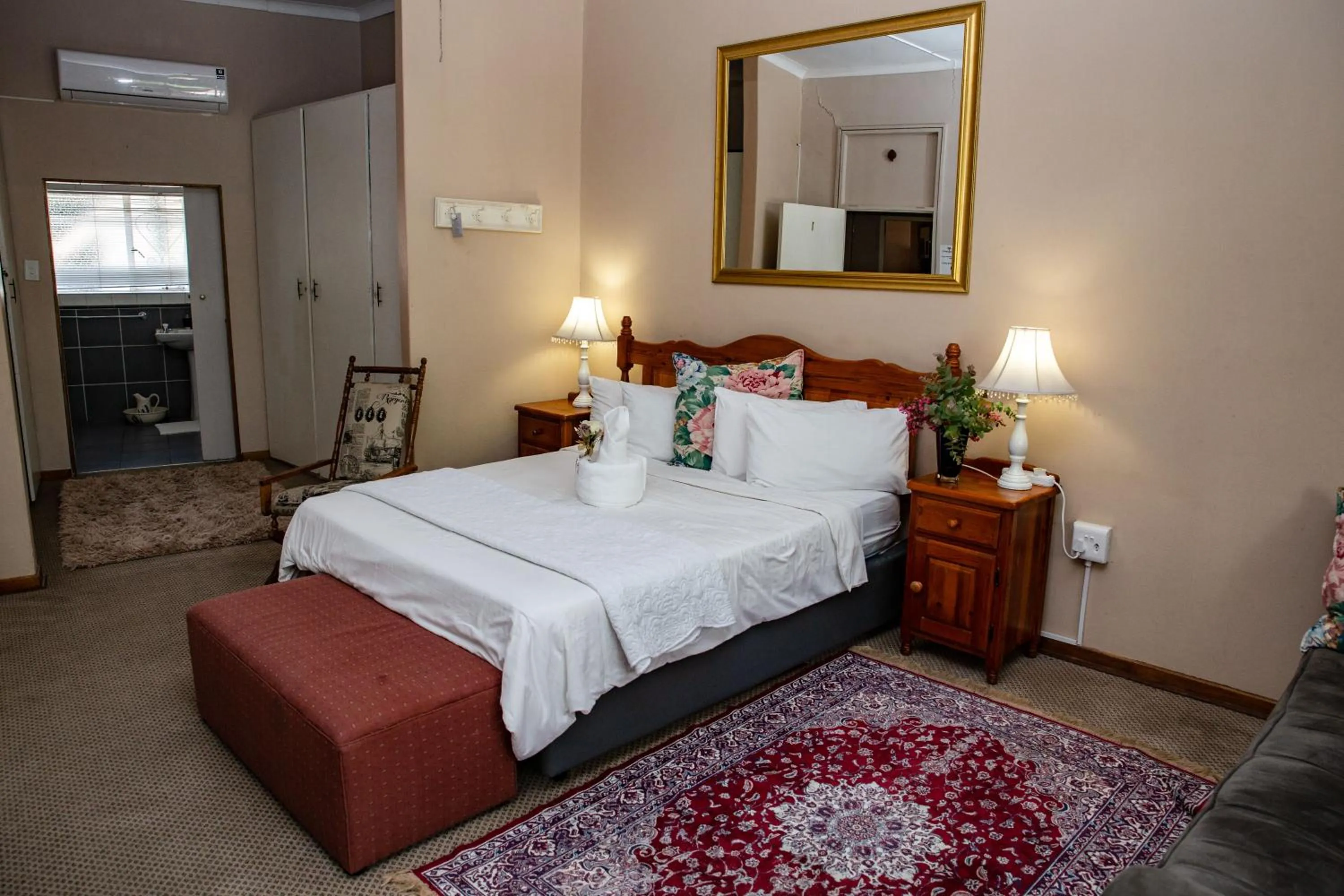 Bed in Woodpecker Guesthouse