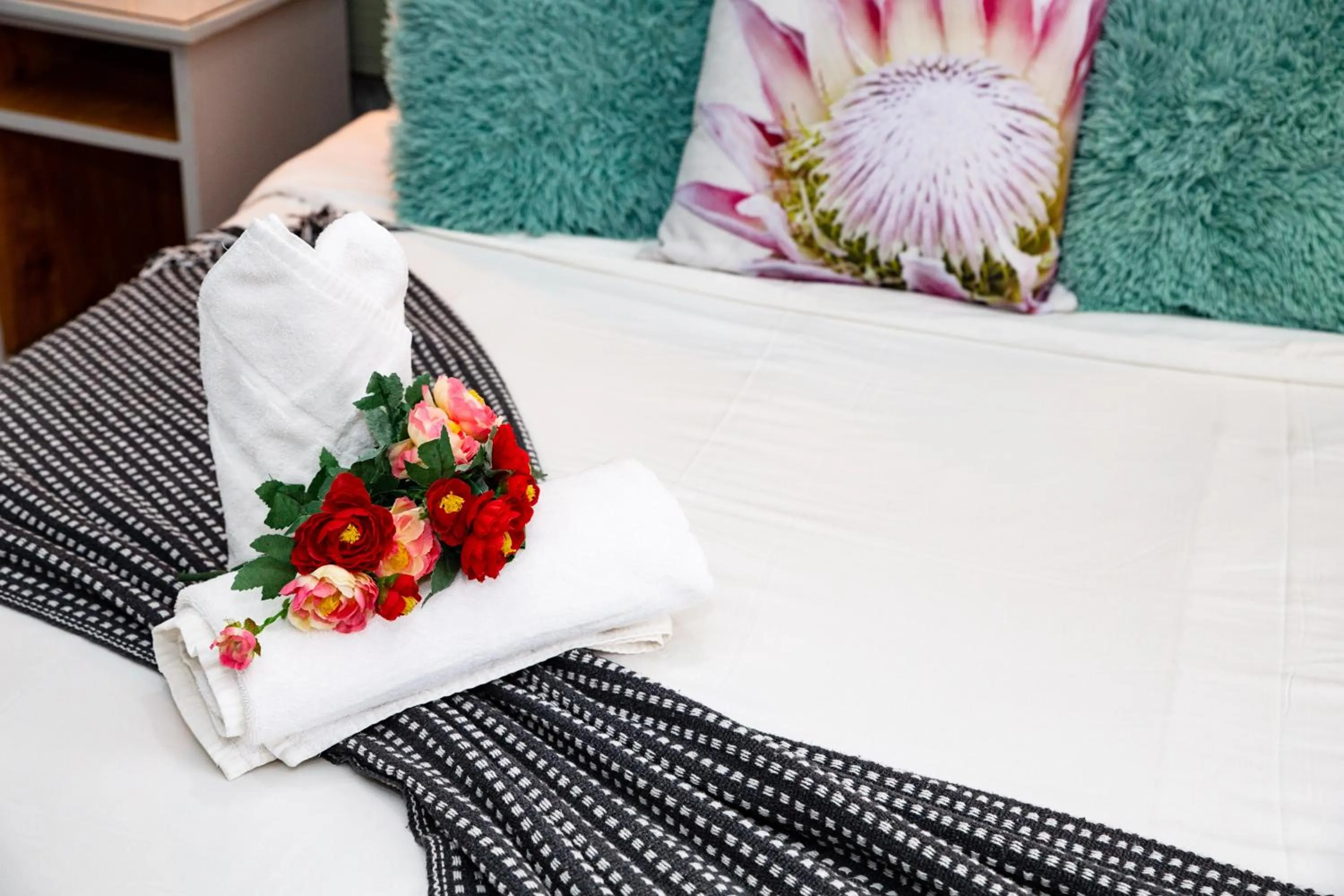 Bed in Woodpecker Guesthouse