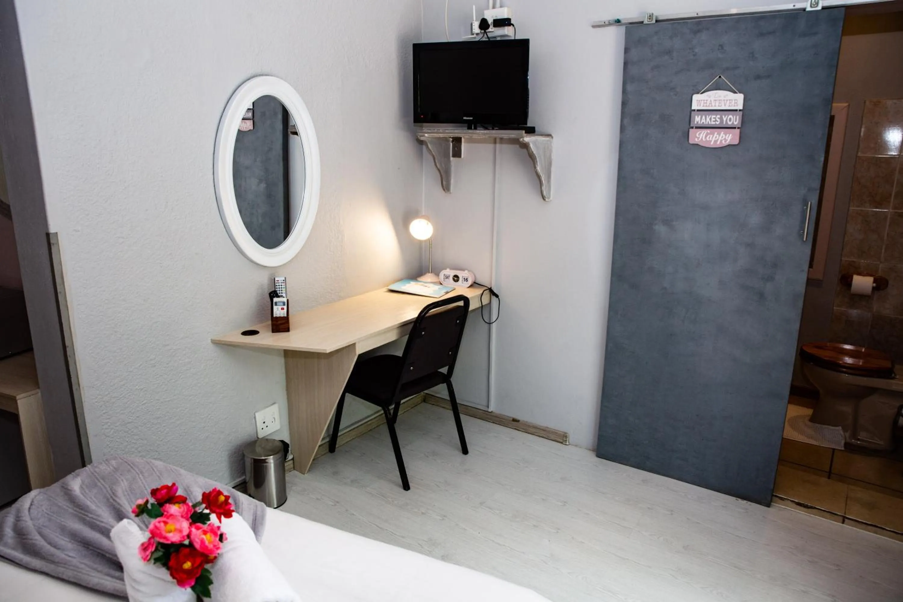 Bed in Woodpecker Guesthouse