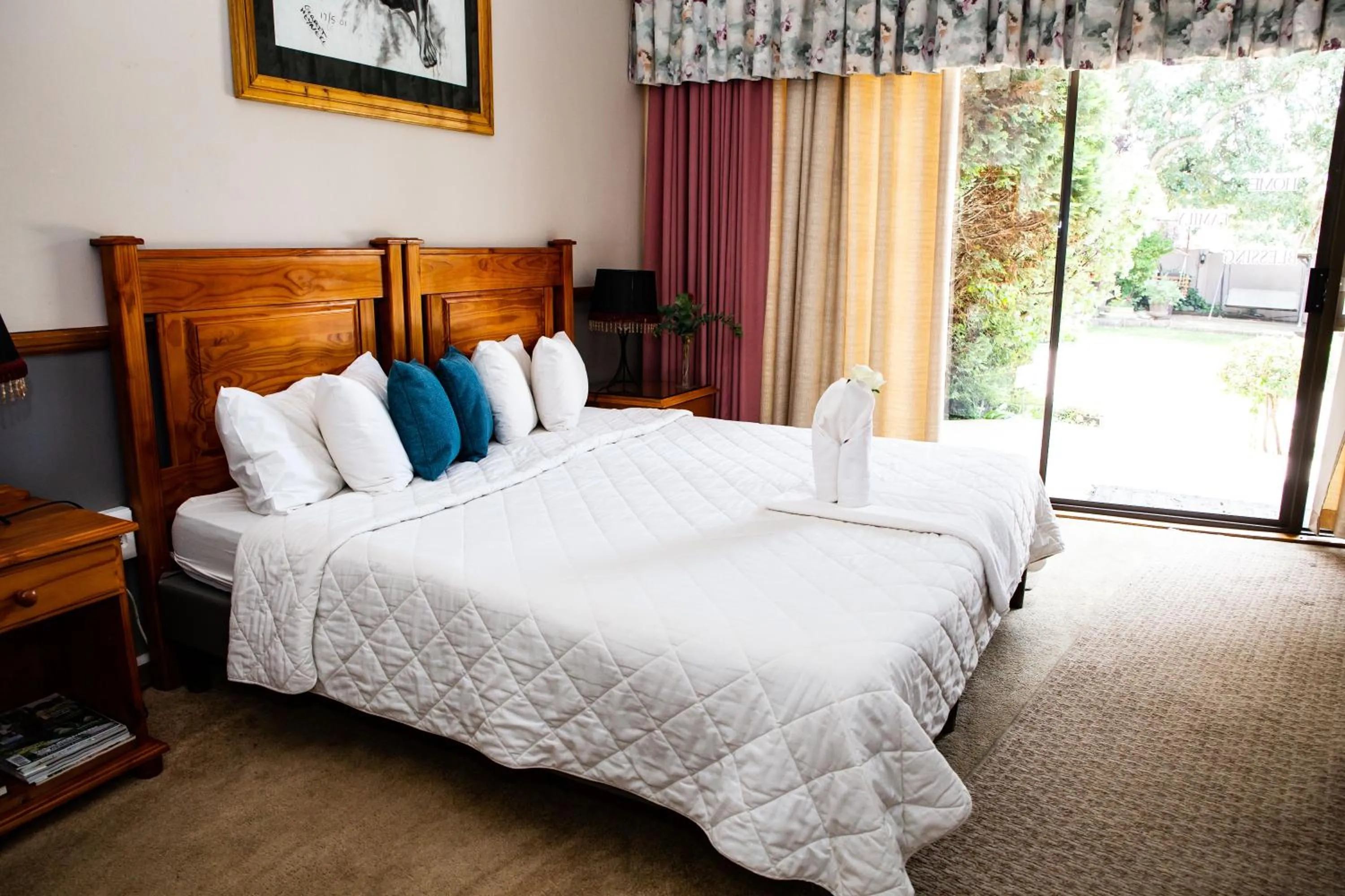 Bed in Woodpecker Guesthouse