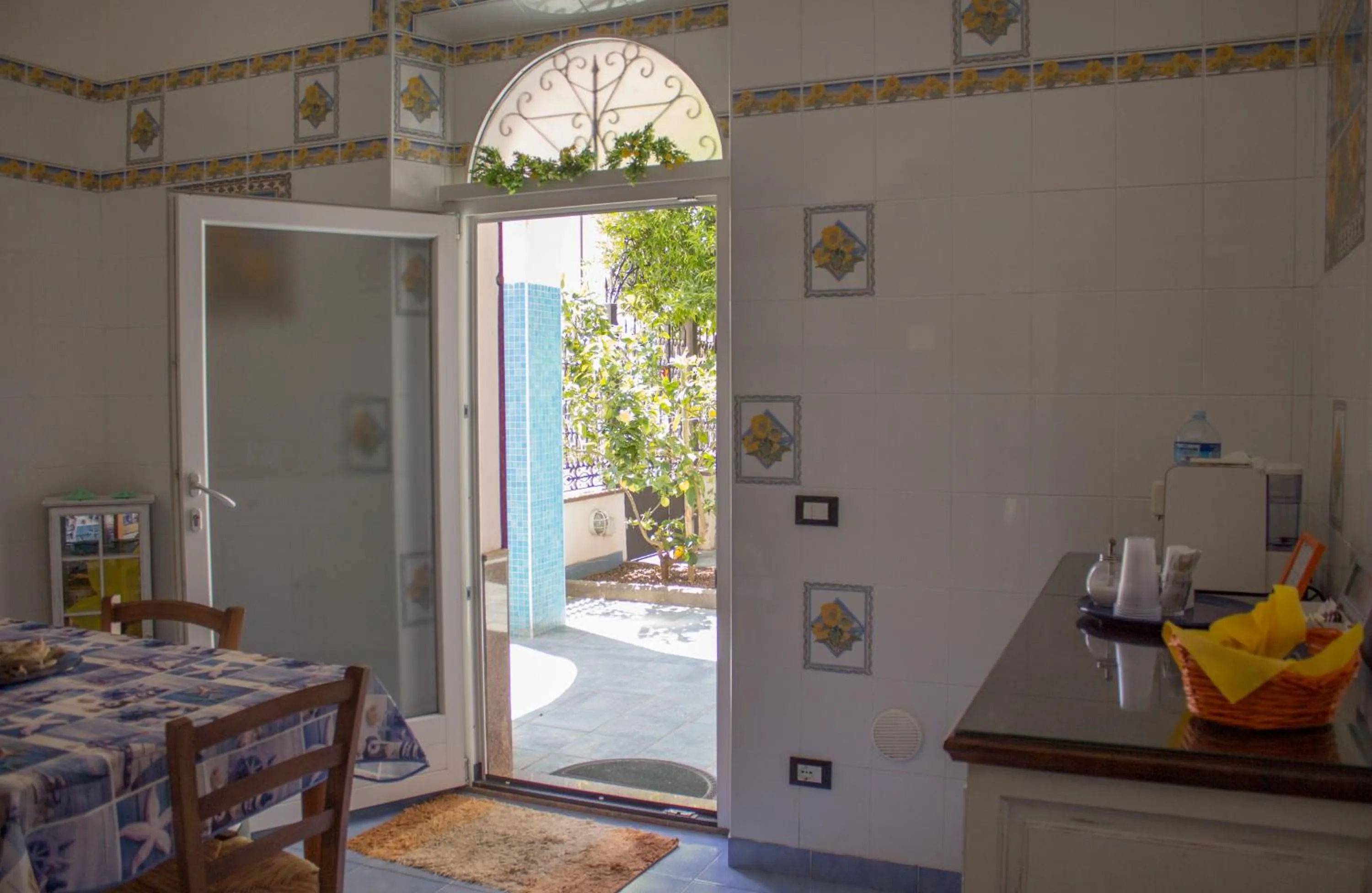 Kitchen or kitchenette in La Casa di Bianca