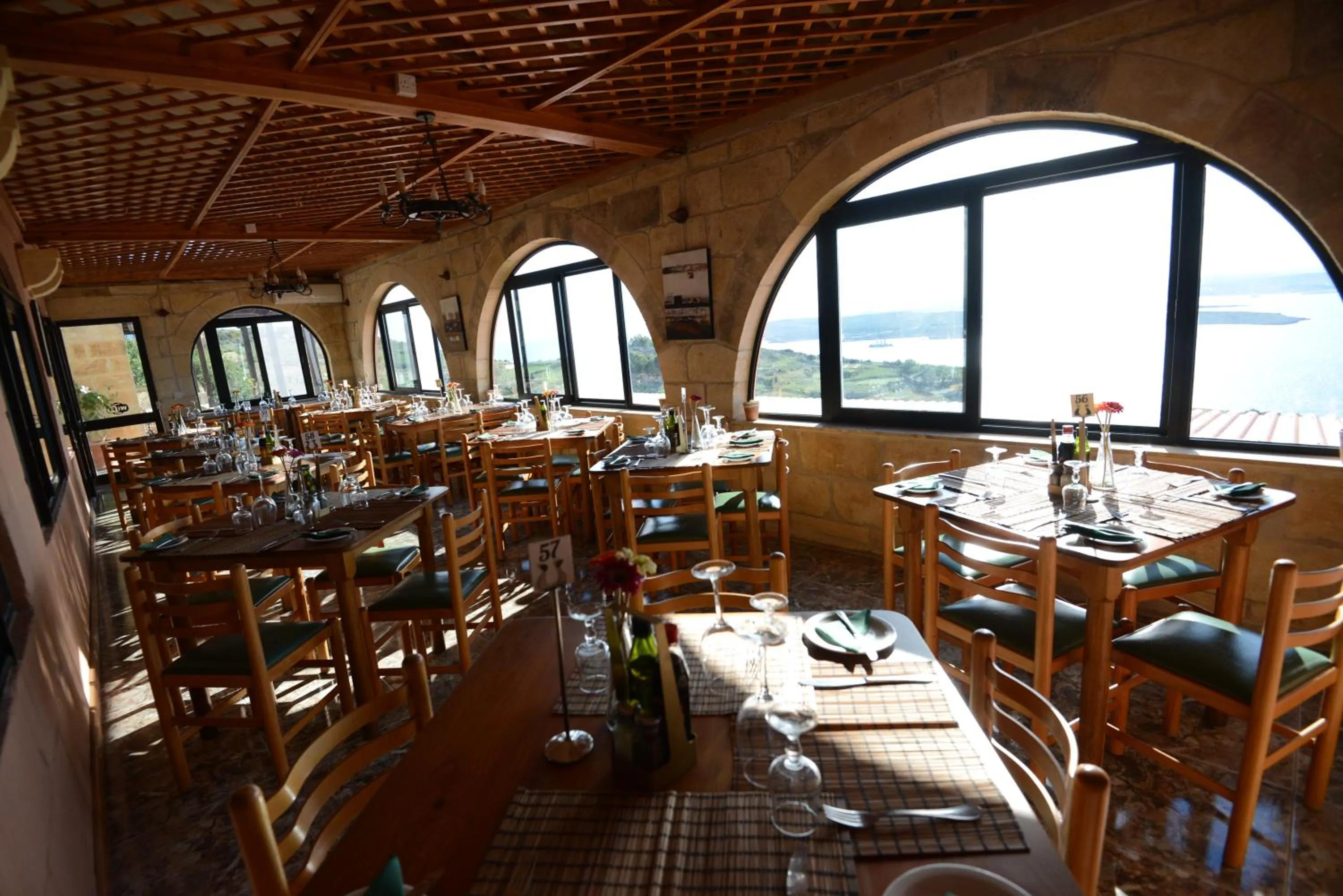 Restaurant/places to eat in Il-Bukkett B&B