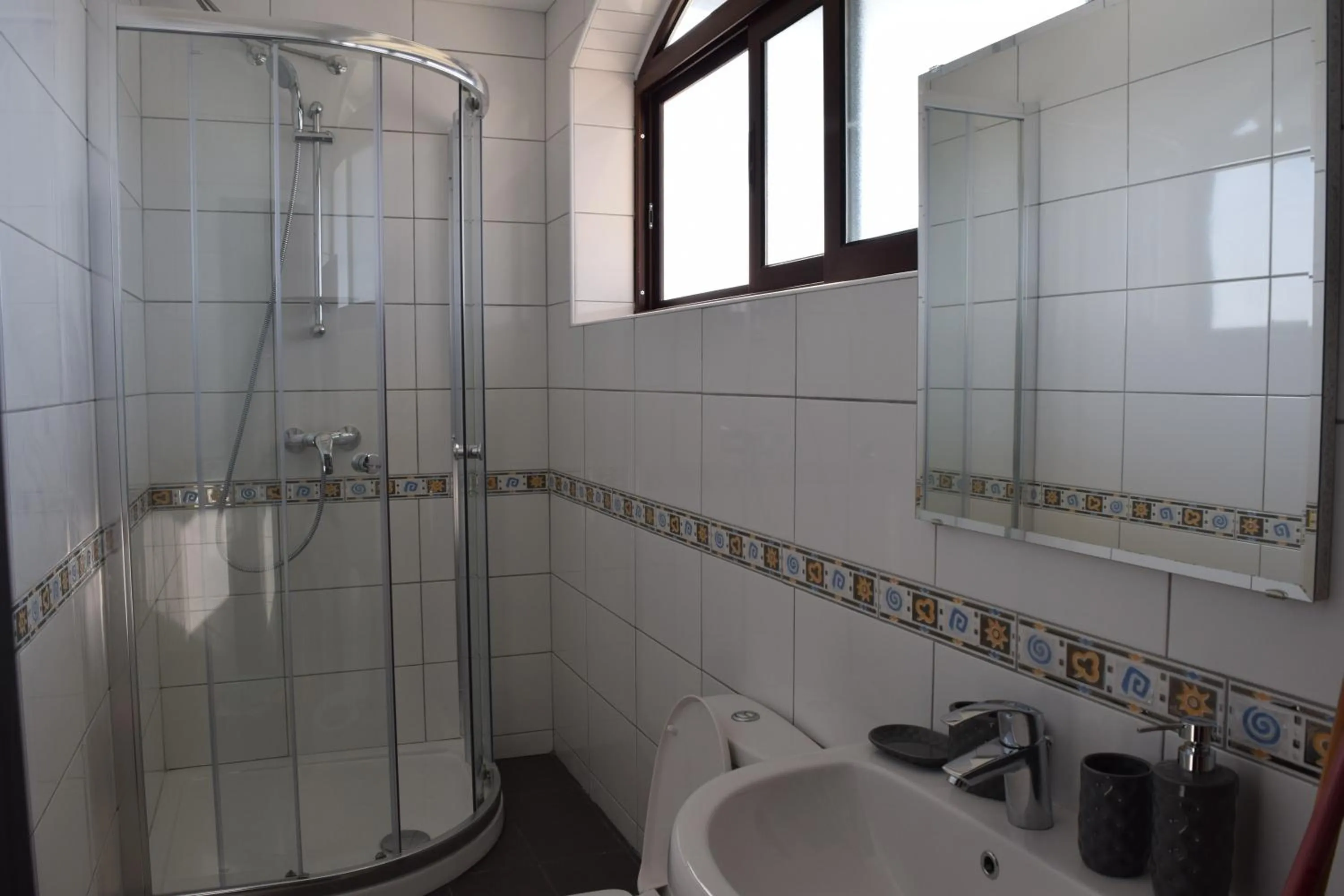 Shower in Il-Bukkett B&B