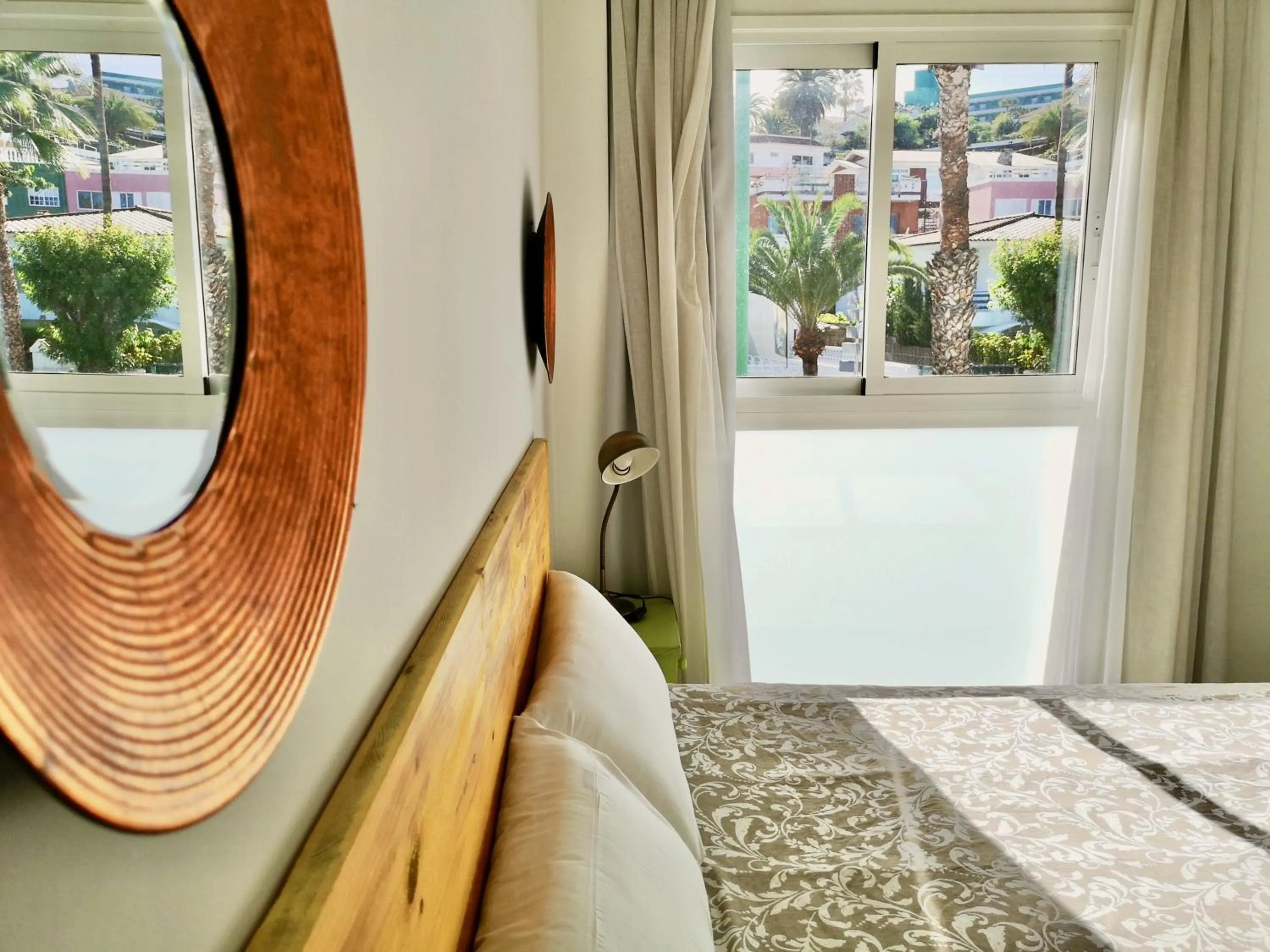 Restaurant/places to eat in The Blue Corner Apartments