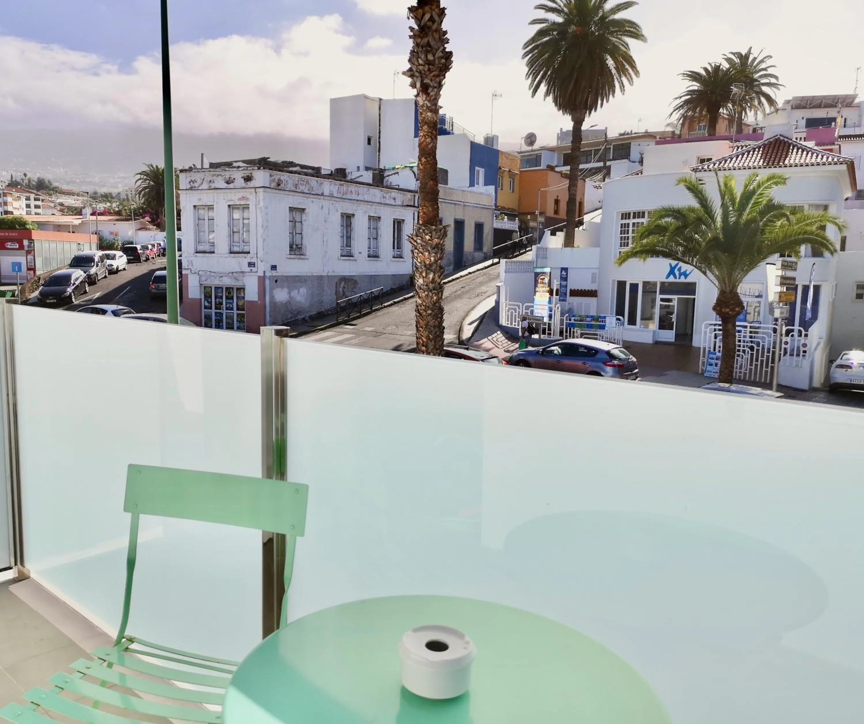 Restaurant/places to eat in The Blue Corner Apartments