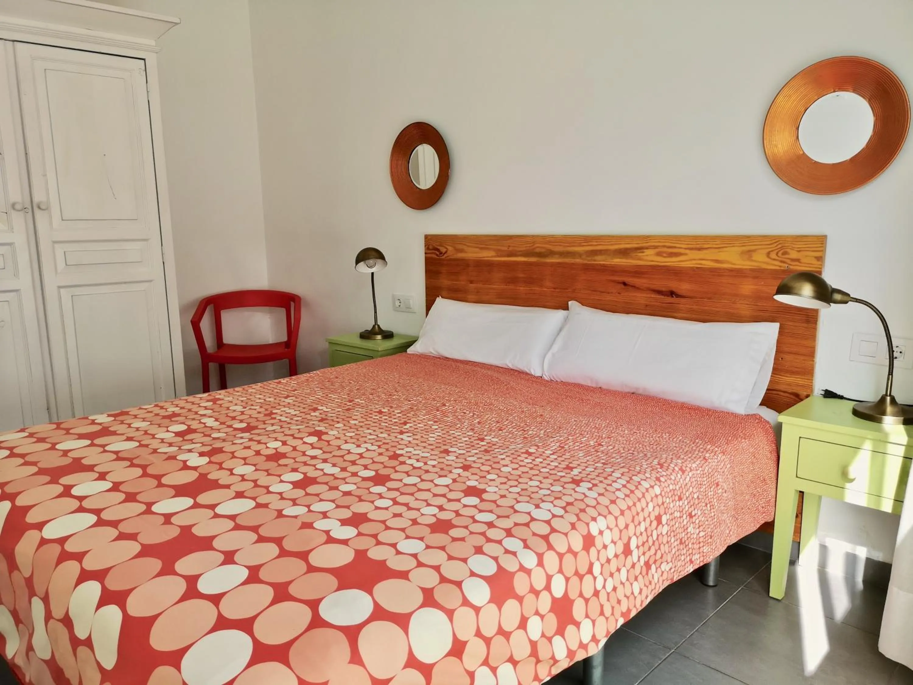 Restaurant/places to eat, Bed in The Blue Corner Apartments