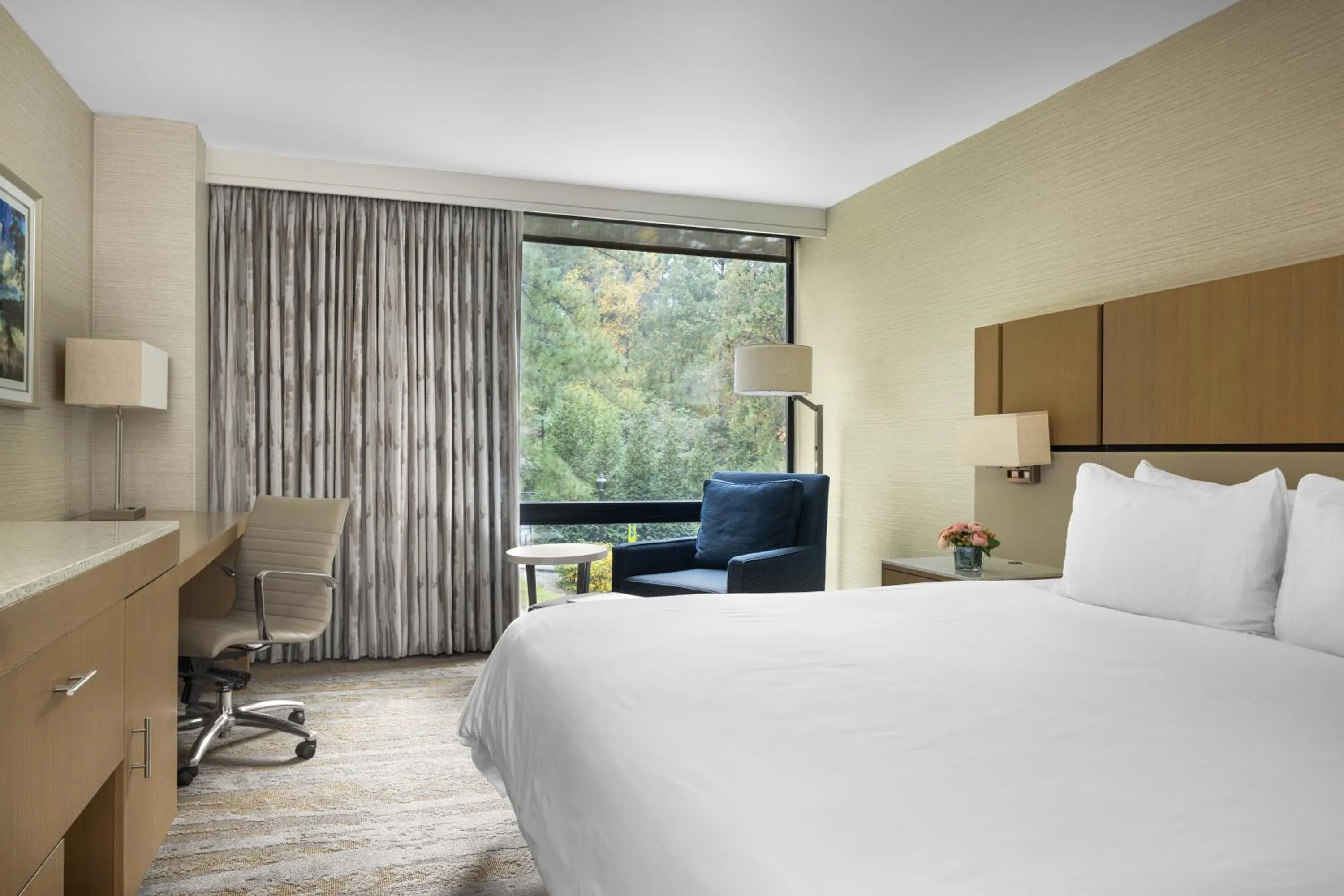 Bedroom, Bed in JB Duke Hotel