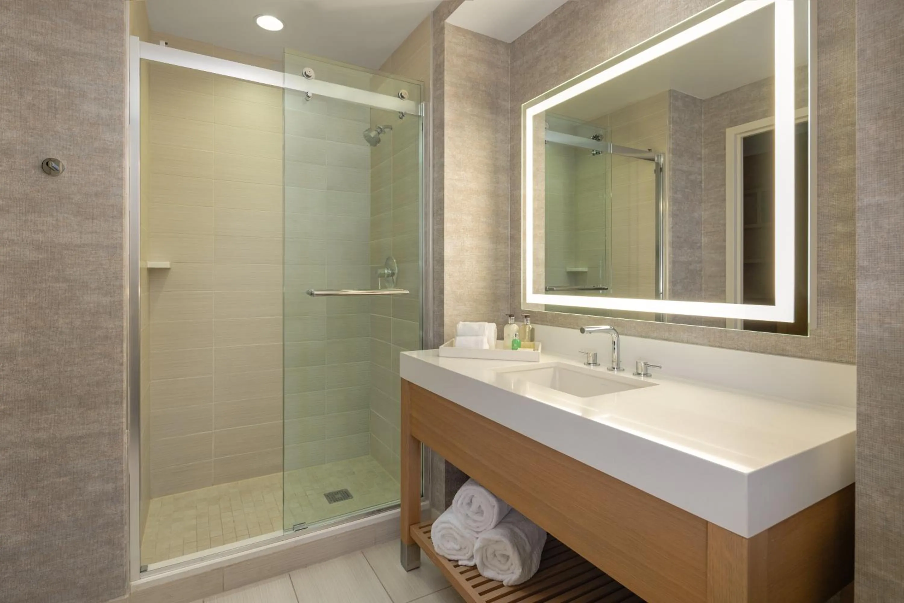 Shower in JB Duke Hotel