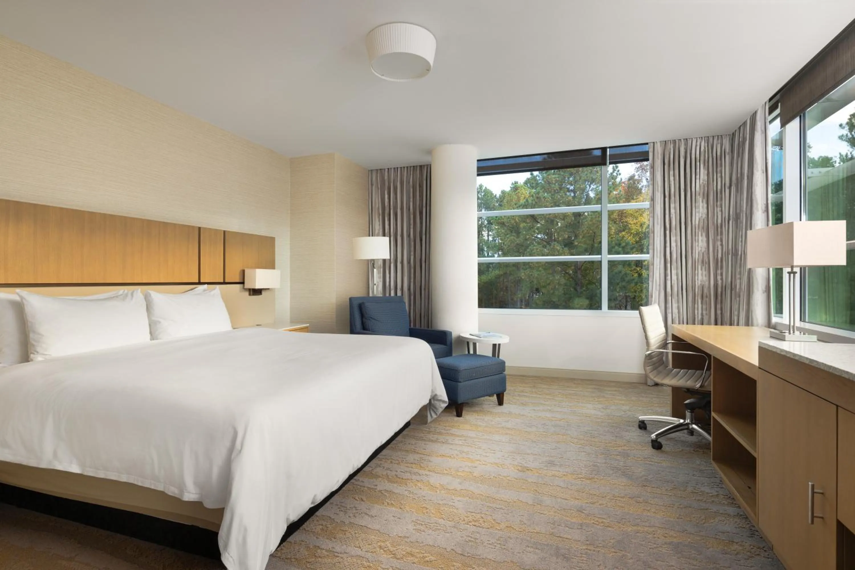 Bedroom, Bed in JB Duke Hotel