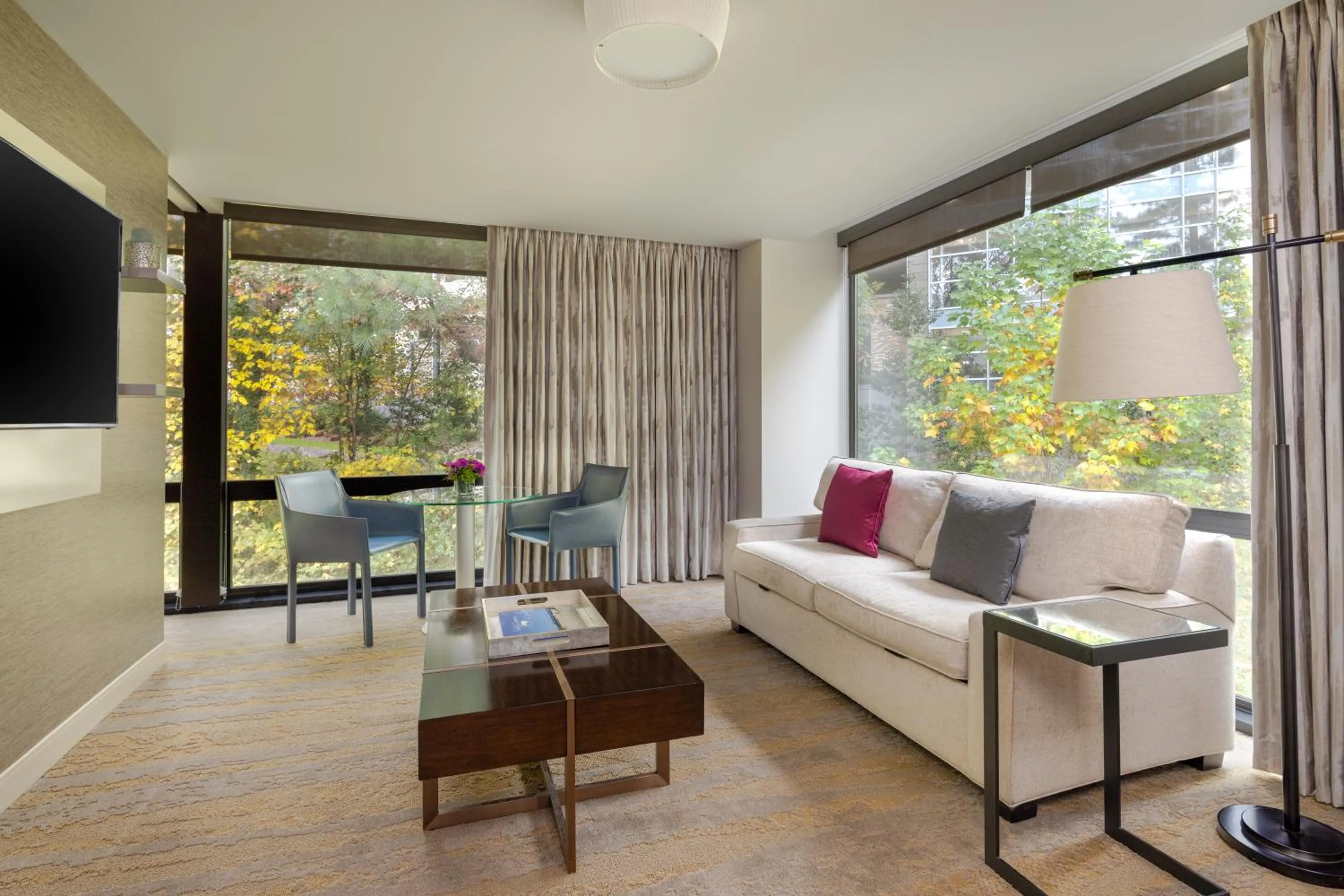 Living room in JB Duke Hotel