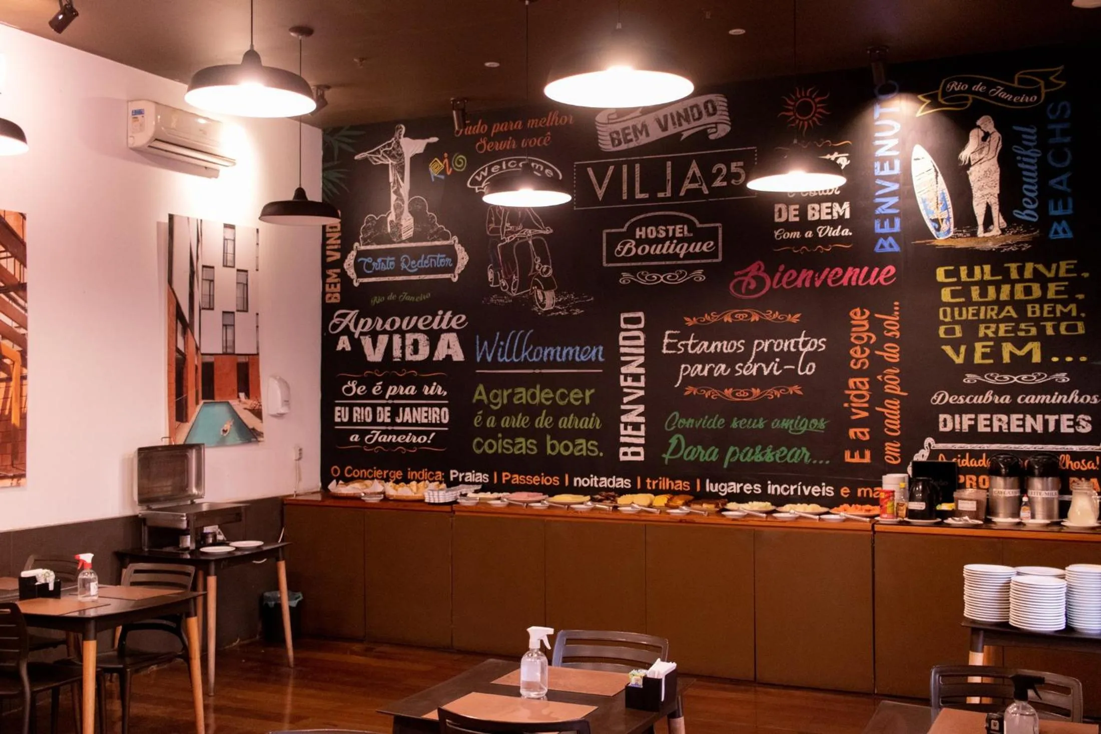 Breakfast in Villa 25