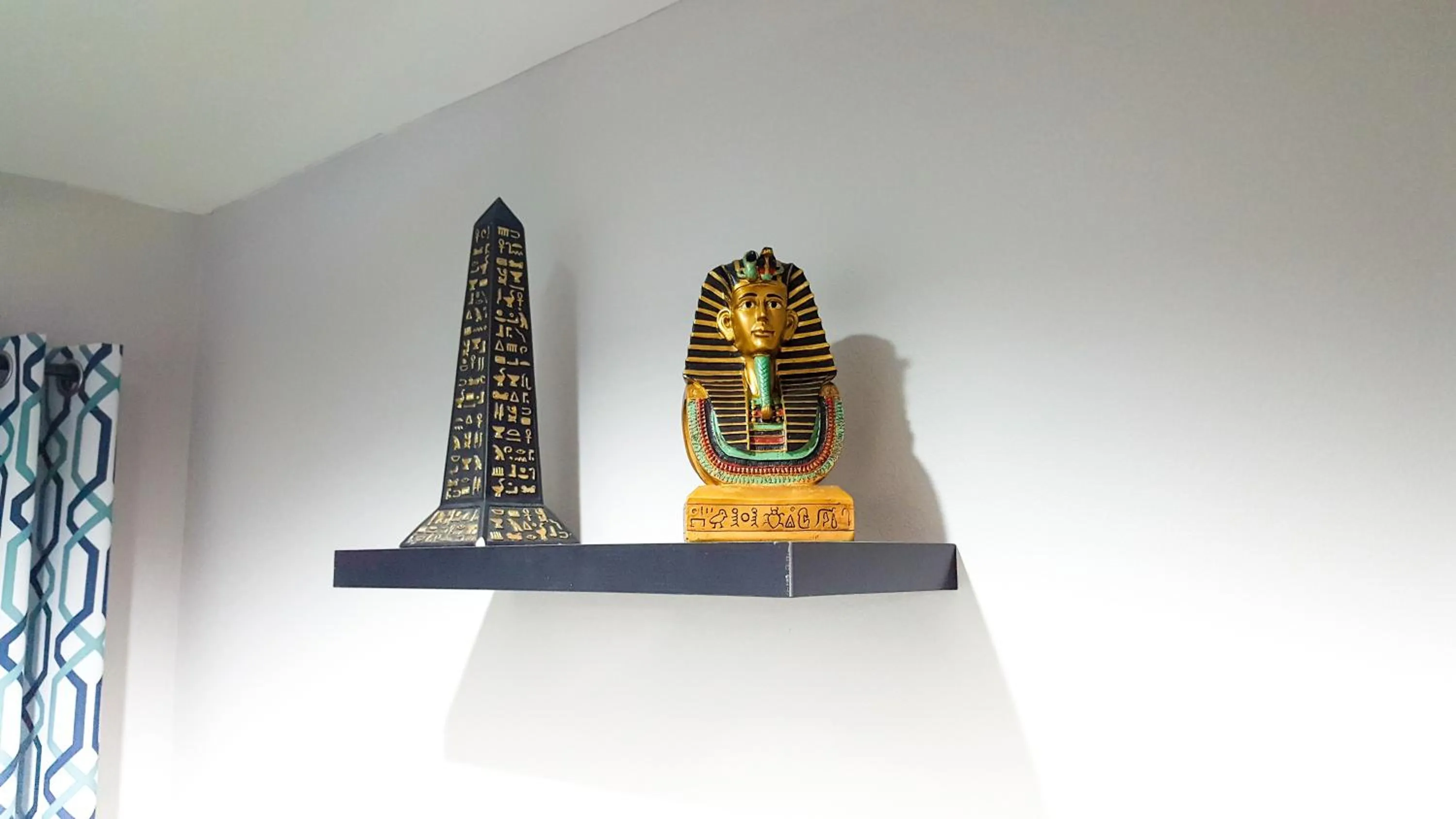 Decorative detail in New Kingston Guest Apartments @ Donhead