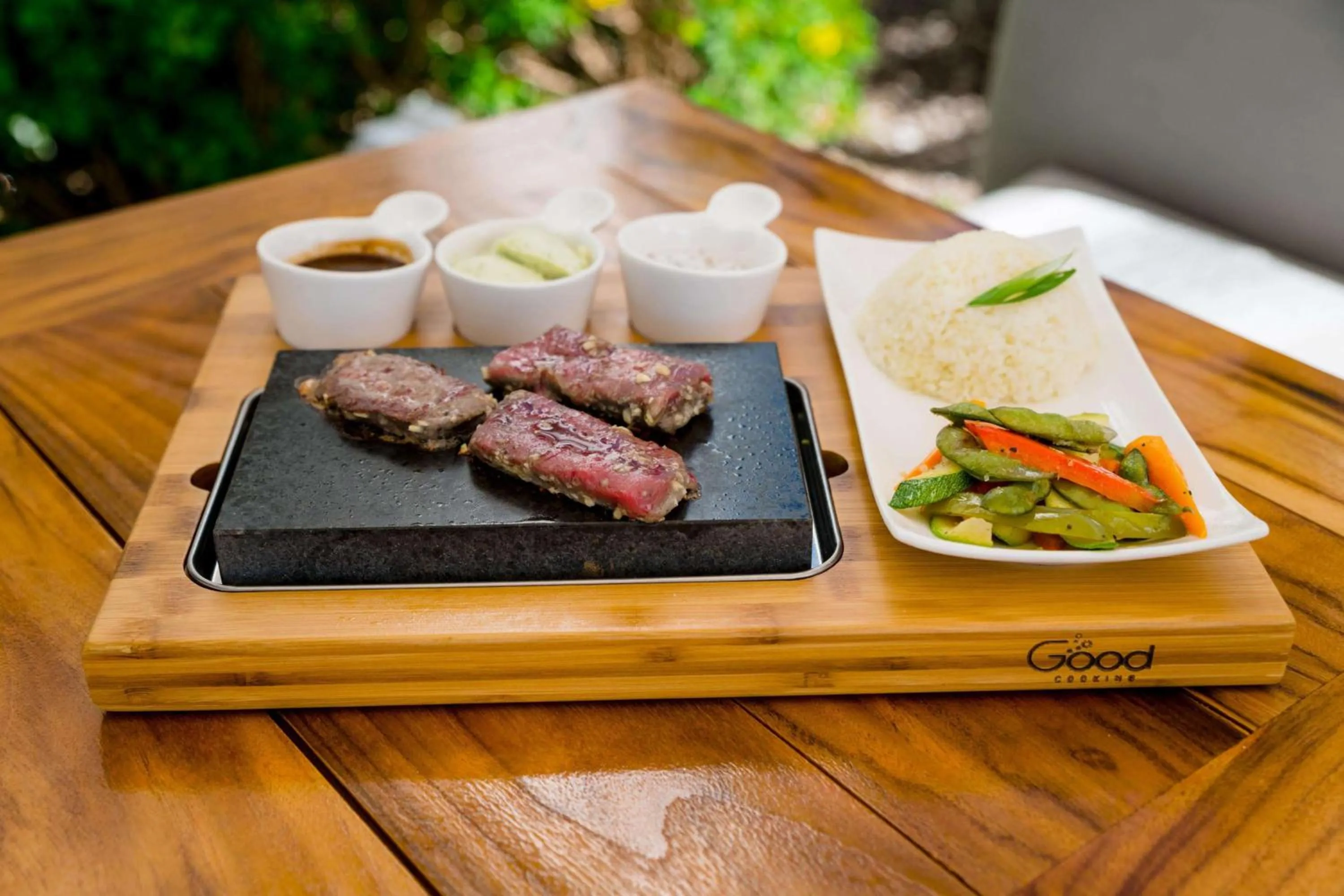 Restaurant/places to eat in Oceans Edge Key West