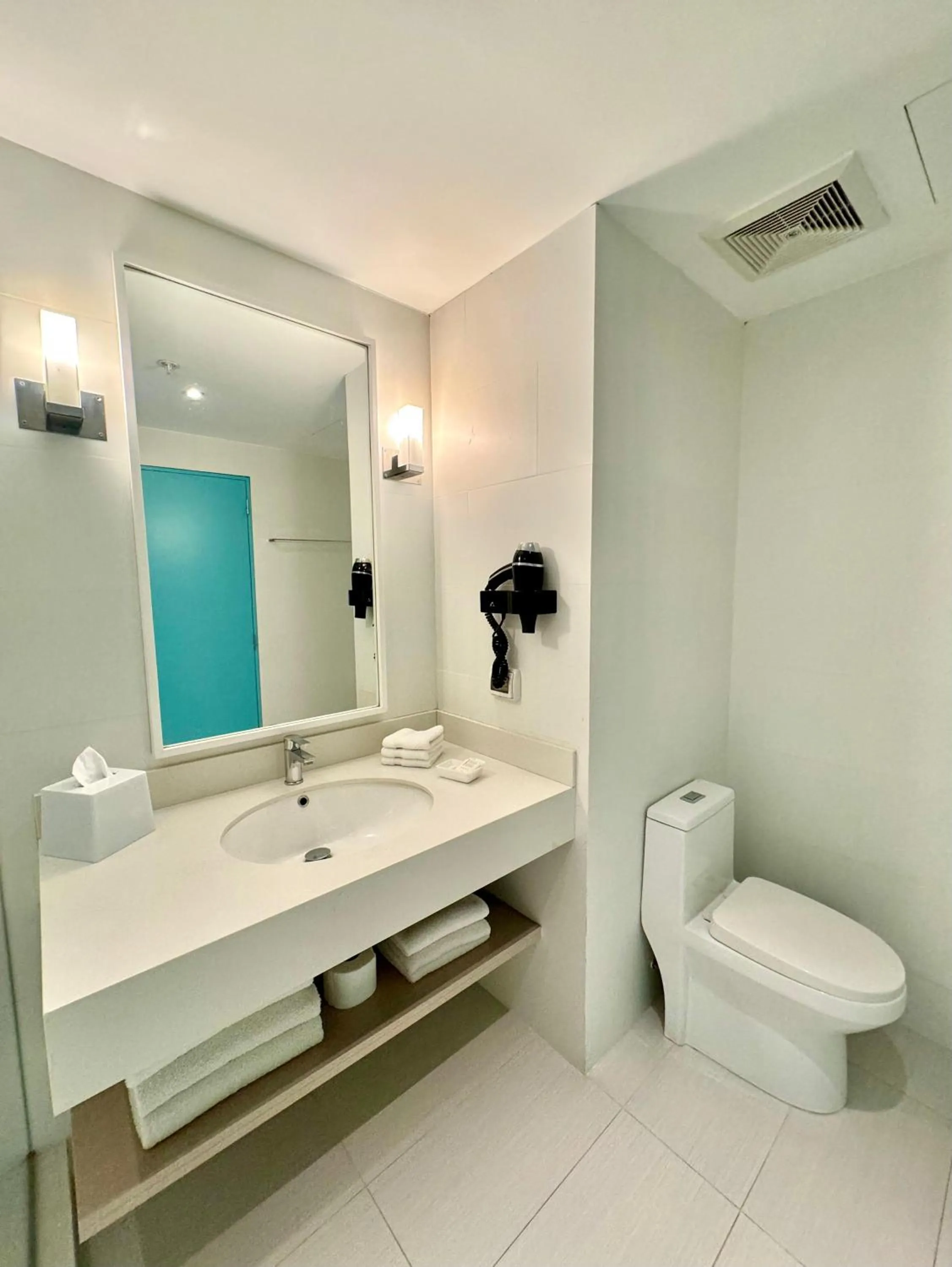 Bathroom in BTH Rebel Tacna