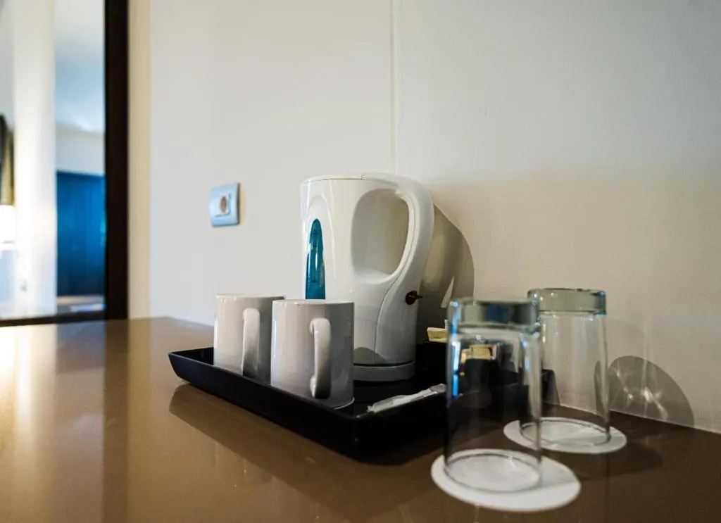 Coffee/tea facilities in BTH Rebel Tacna