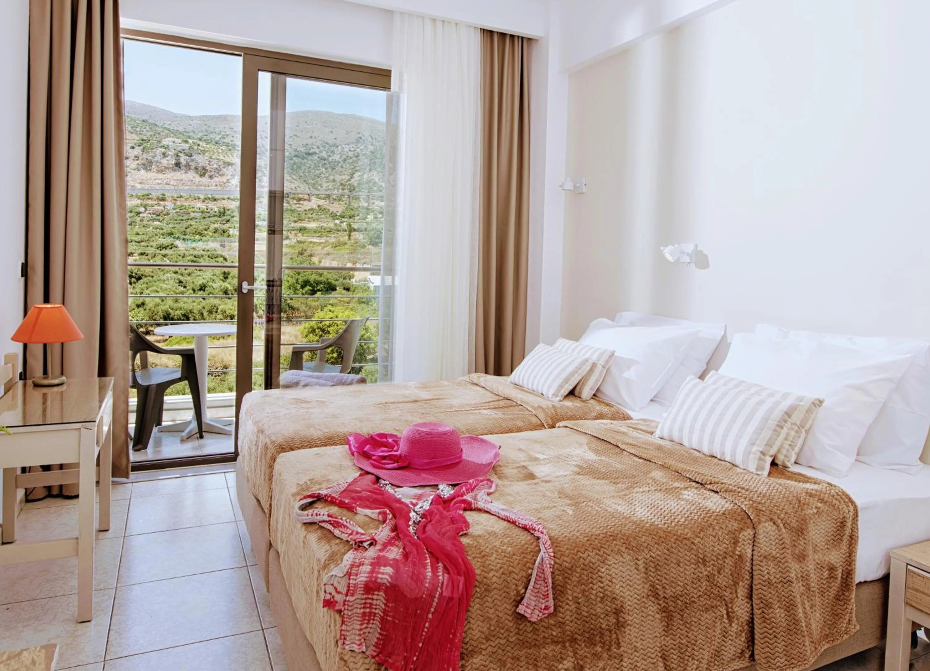 Bedroom, Bed in Hermes Hotel