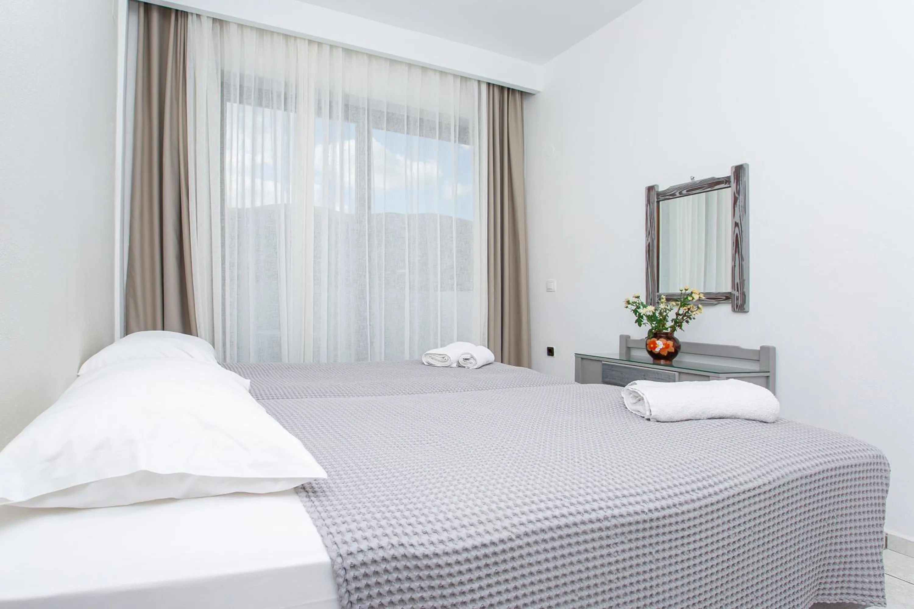 Bedroom, Bed in Hermes Hotel