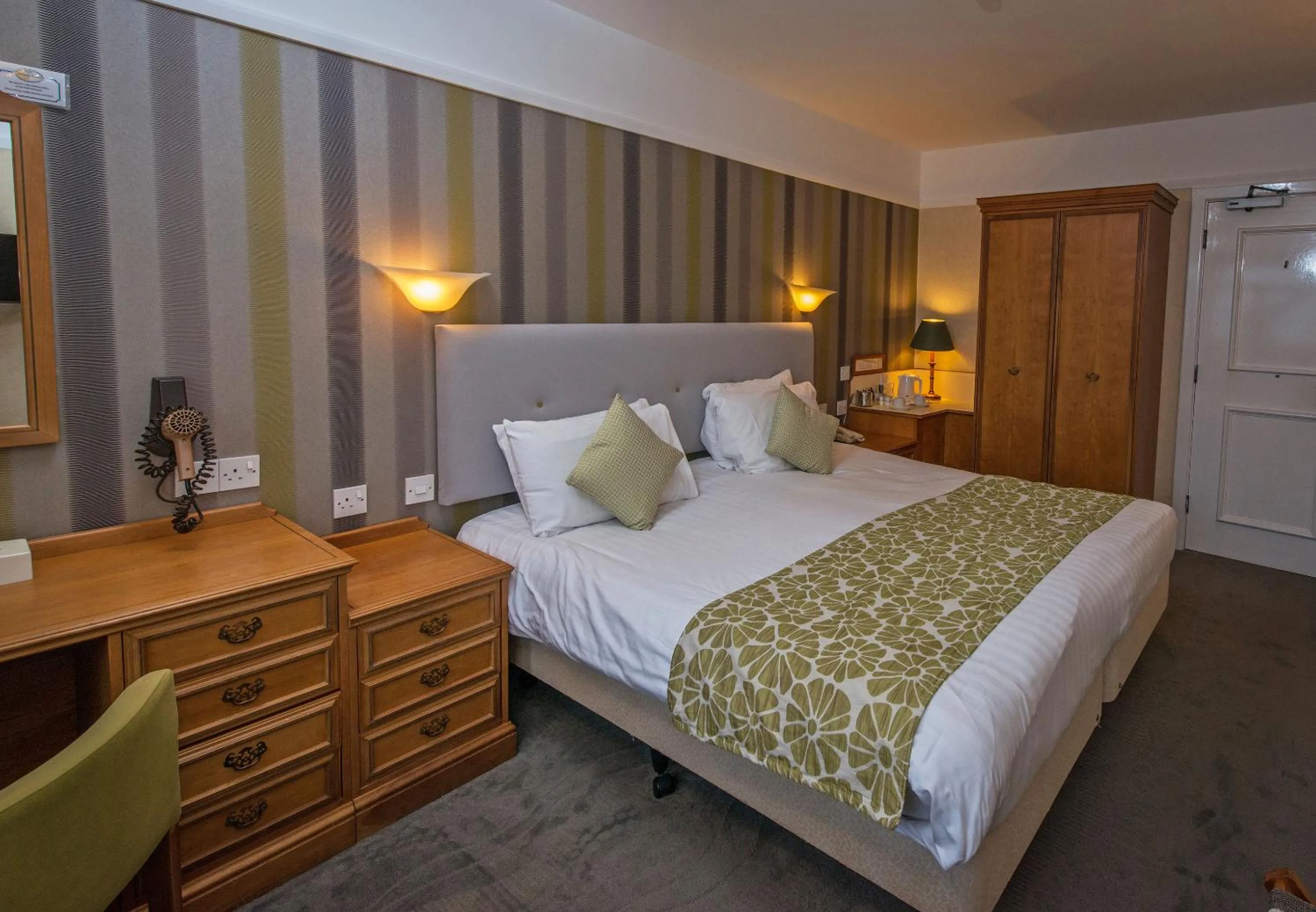 Bed in The Cottage Hotel