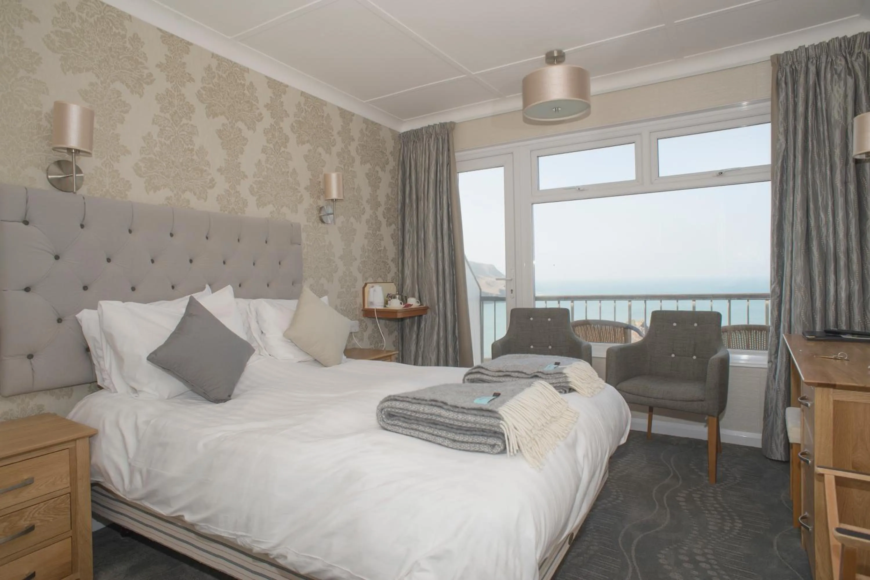 Property building, Bed in The Cottage Hotel